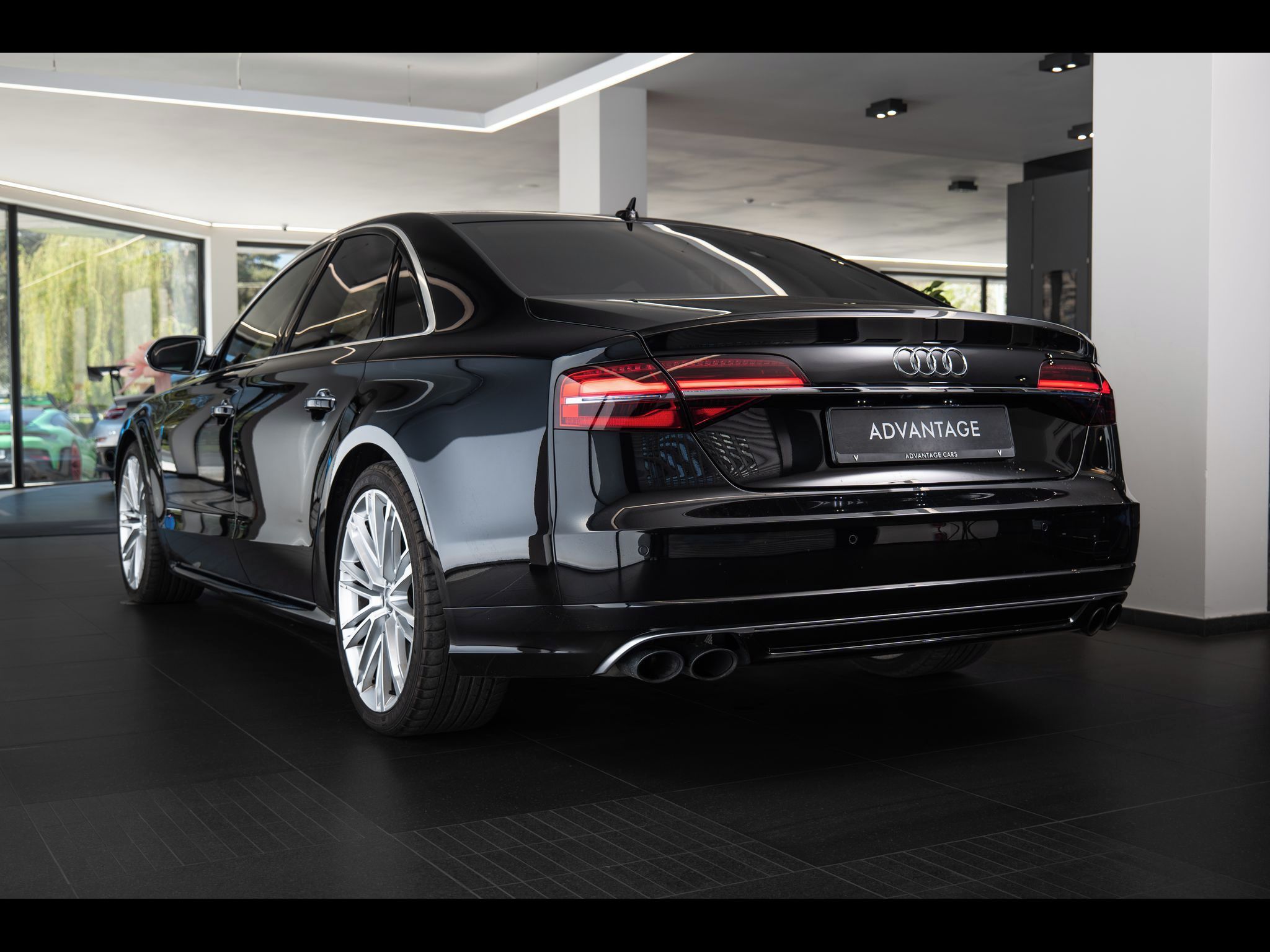 Audi S8 - fotka 4