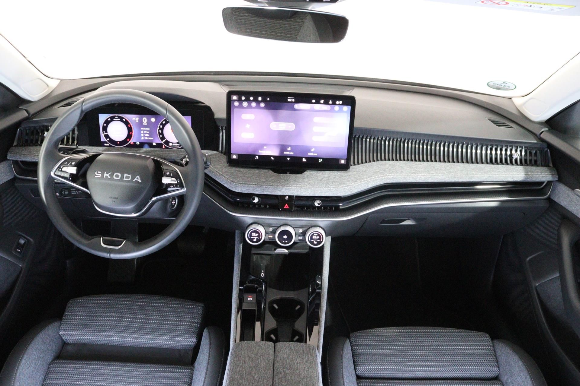 Škoda Superb, SELECTION 2,0TDI DSG/VIRT.PEDÁ - fotka 5