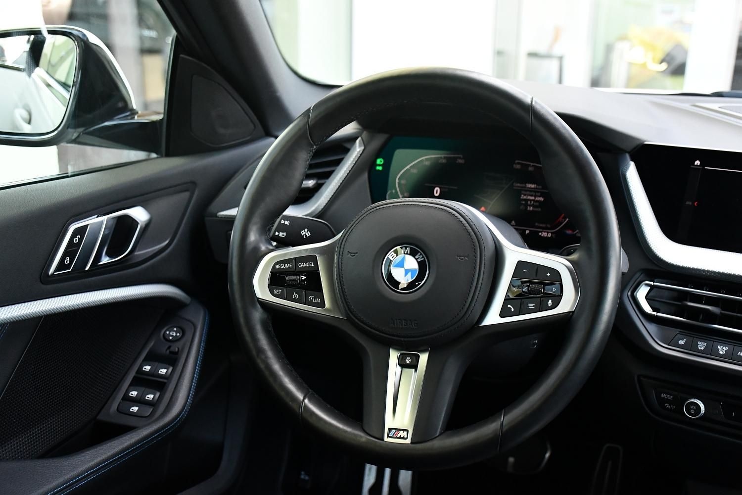 BMW Řada 2, 218d M-SPORT 1M ČR - fotka 6