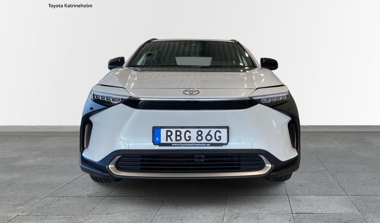 Toyota bZ4X, Executive AWD 360kam Tažné - fotka 5
