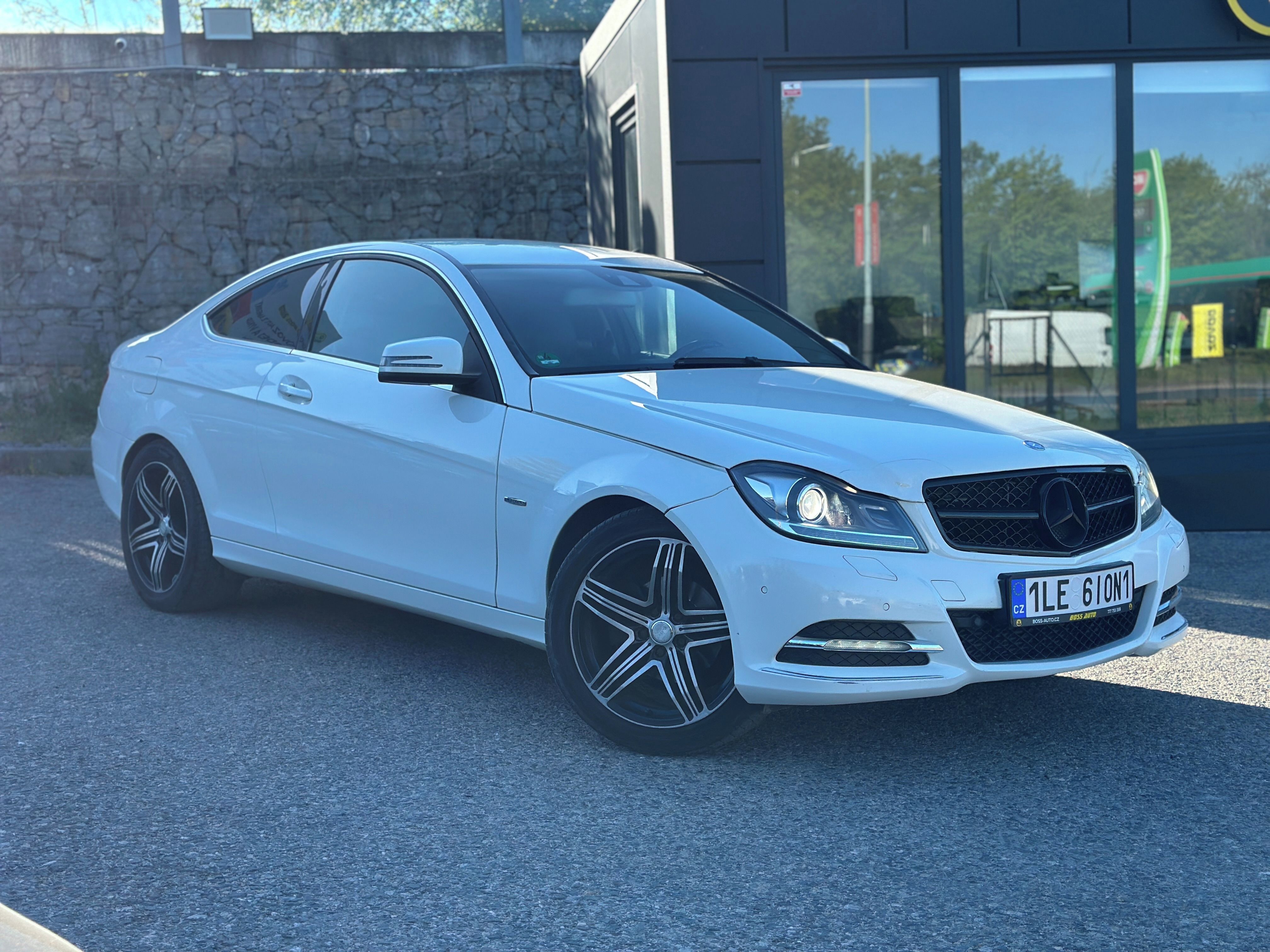Mercedes-Benz Třídy C, Mercedes-Benz C 180 2011