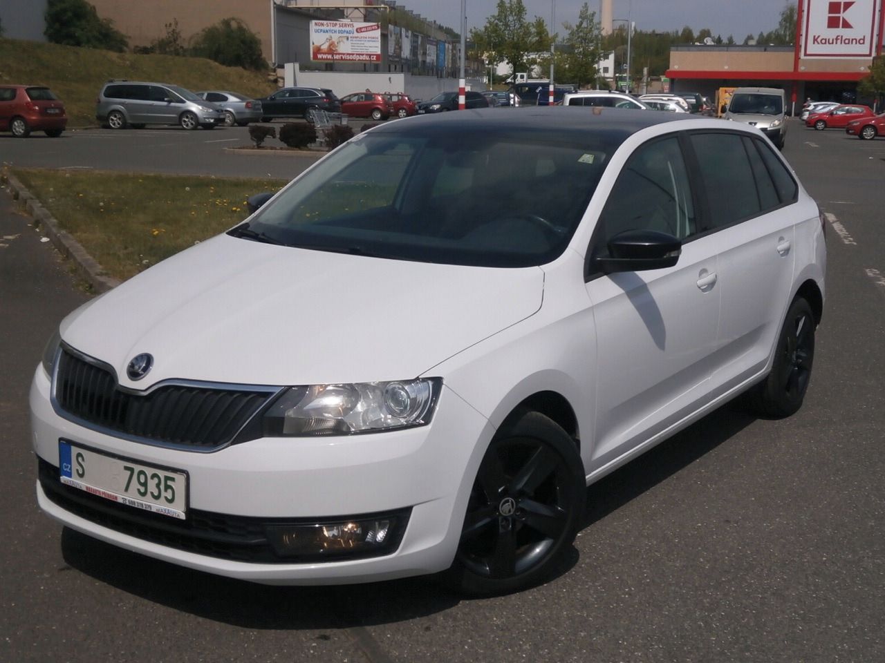 Škoda Rapid, SPACEBACK XENON SERV.KNIHA