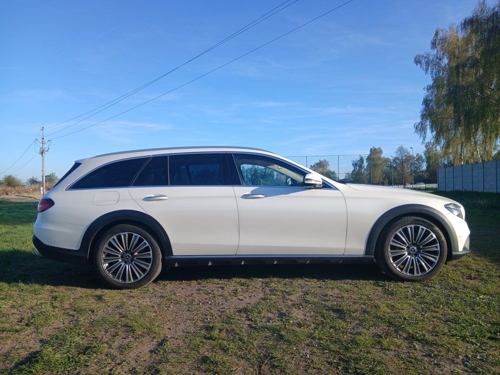 Mercedes-Benz Třídy E, 350d All Terrain 190kW Designo - fotka 4