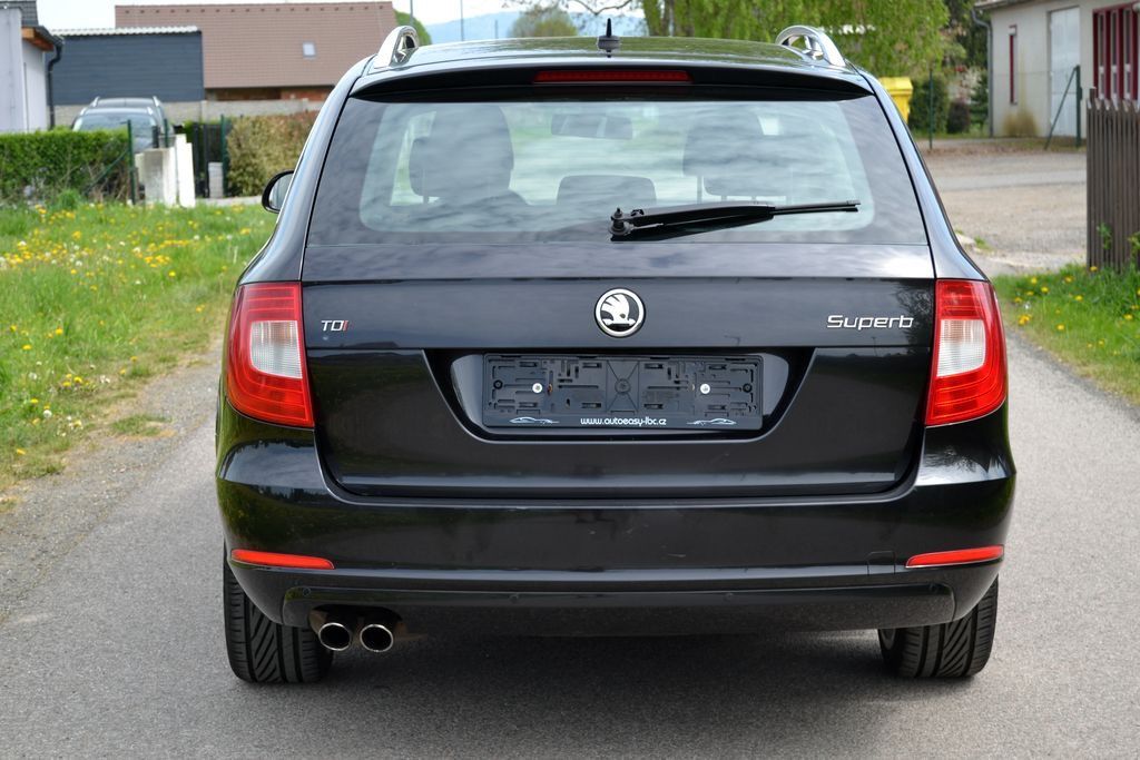 Škoda Superb, 2.0 TDI 103kW Ambition kombi - fotka 3