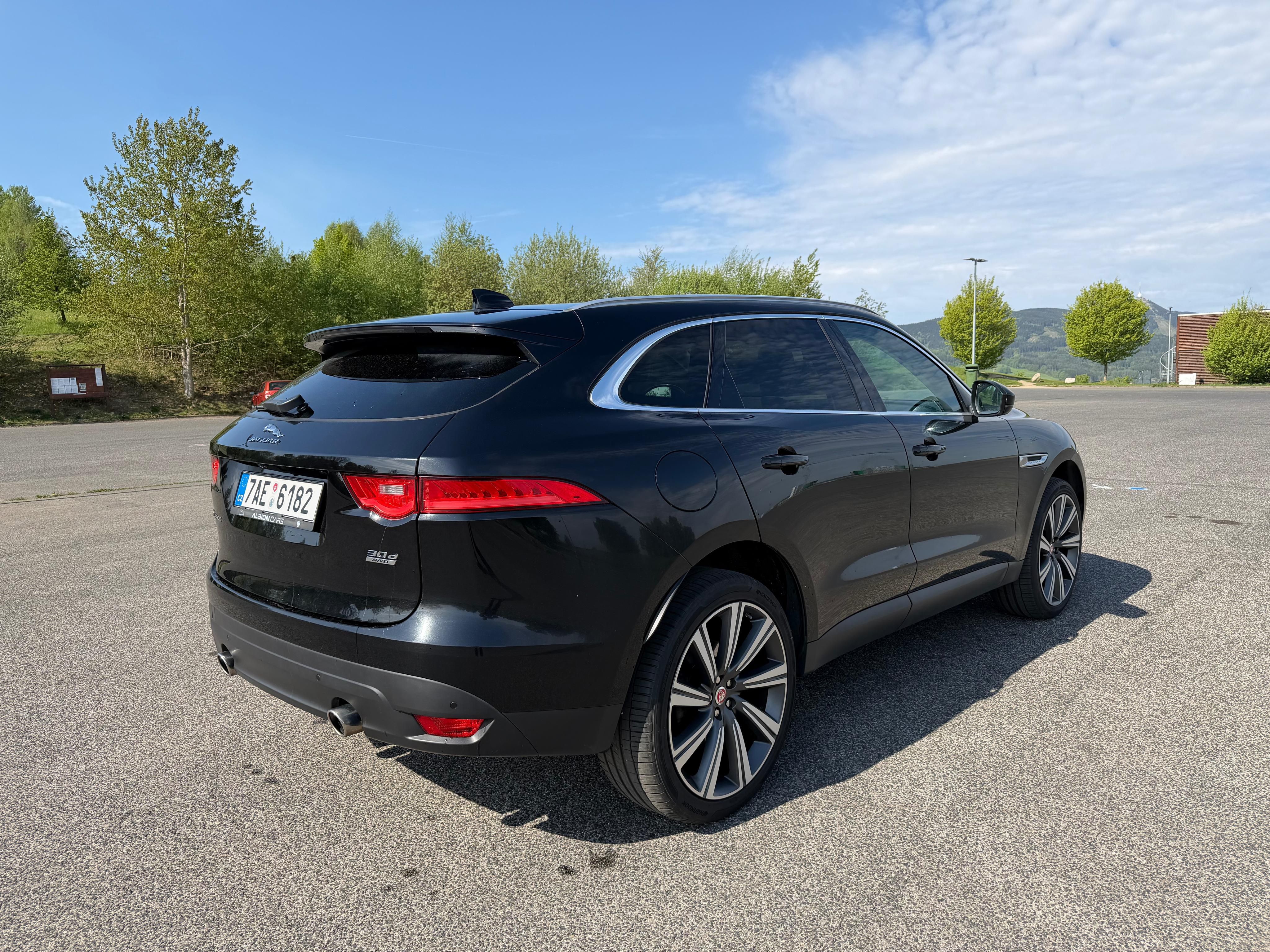 Jaguar F-Pace, Jaguar F-Pace 3.0d 221kw - fotka 6