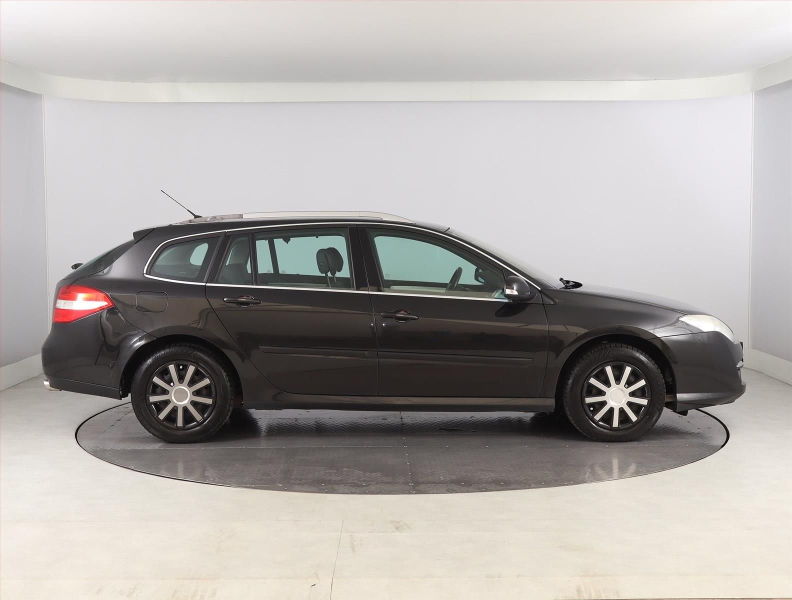 Renault Laguna, 2.0 dCi, Parkovací asistent - fotka 6
