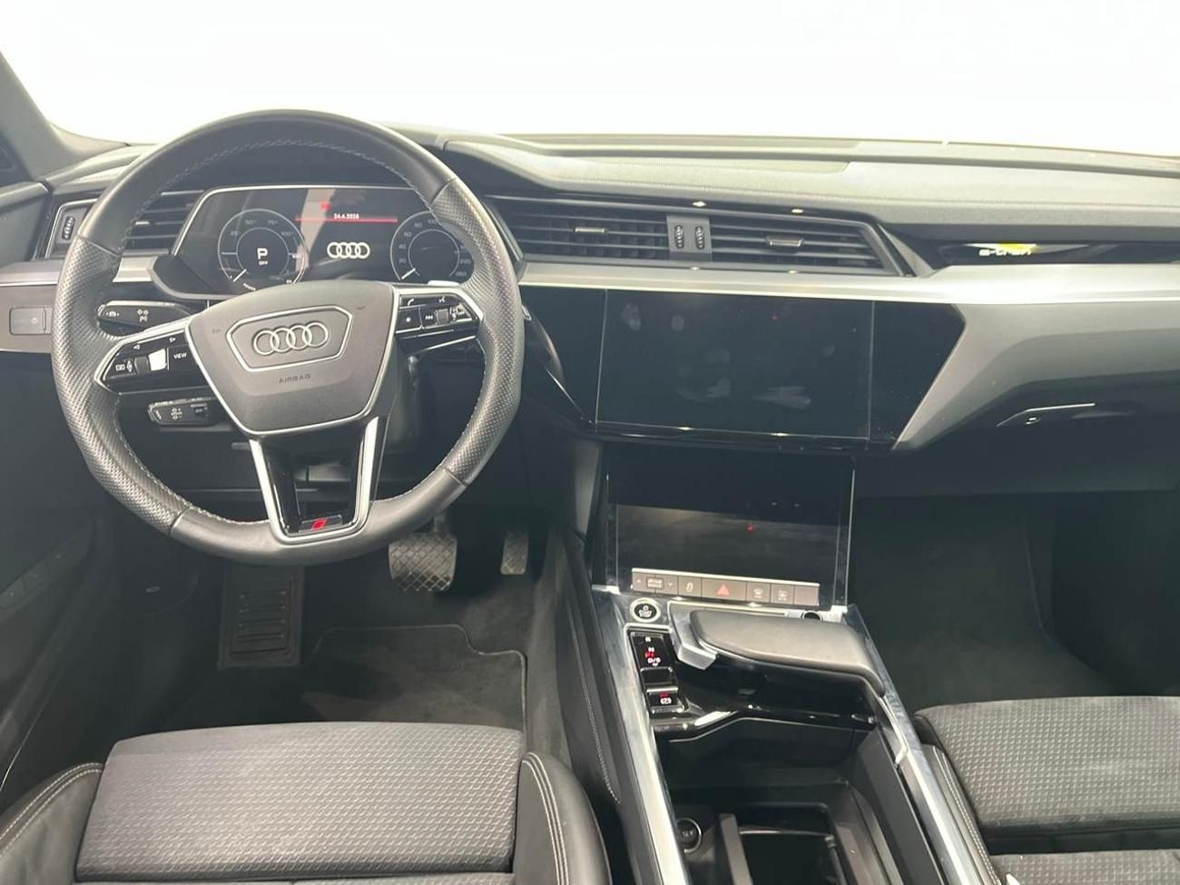Audi e-tron, 55 QUATTRO 300kw 21ALU - fotka 6