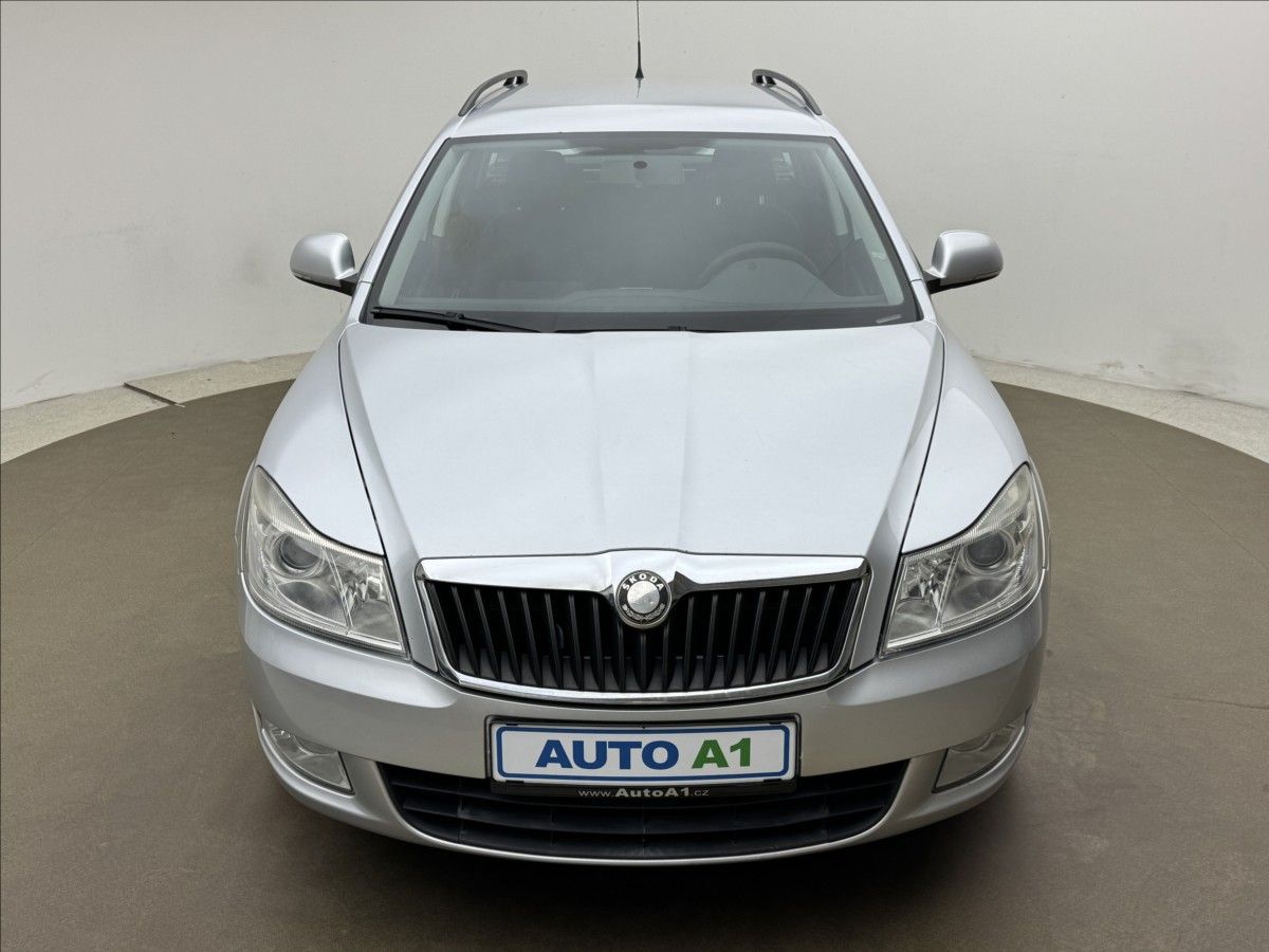 Škoda Octavia, 1,6 TDi 77kW KLIMATIZACE SWING - fotka 2