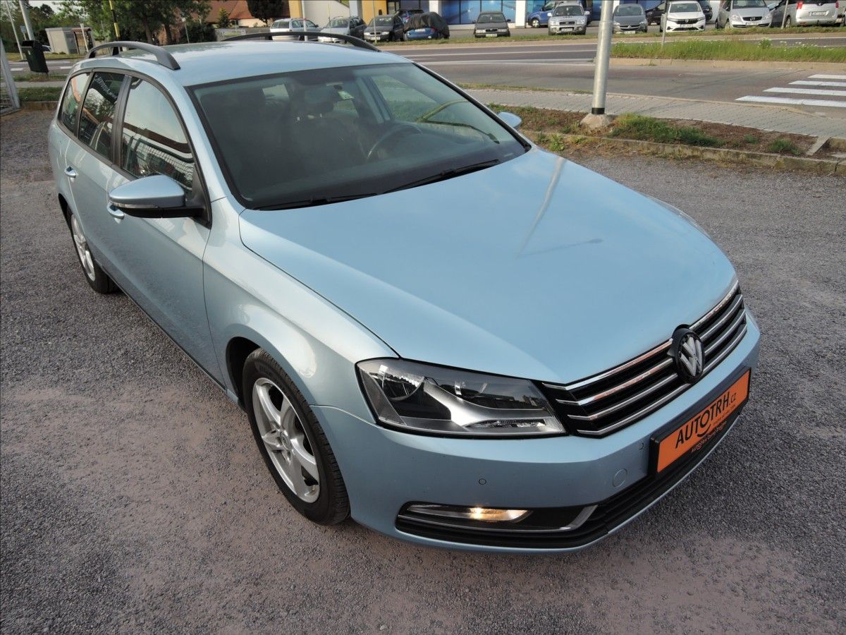Volkswagen Passat, 1,6 TDi - fotka 2