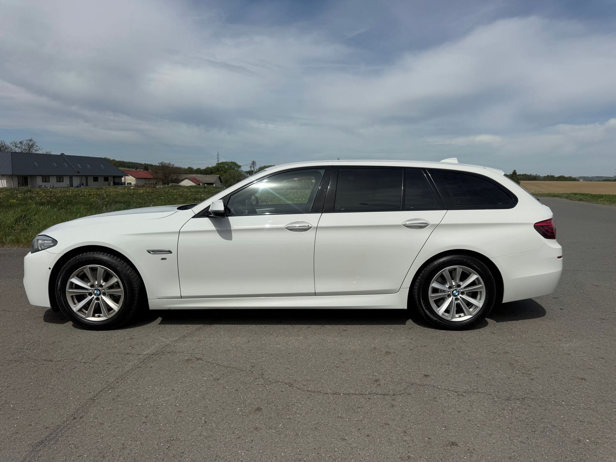 BMW Řada 5 - fotka 2