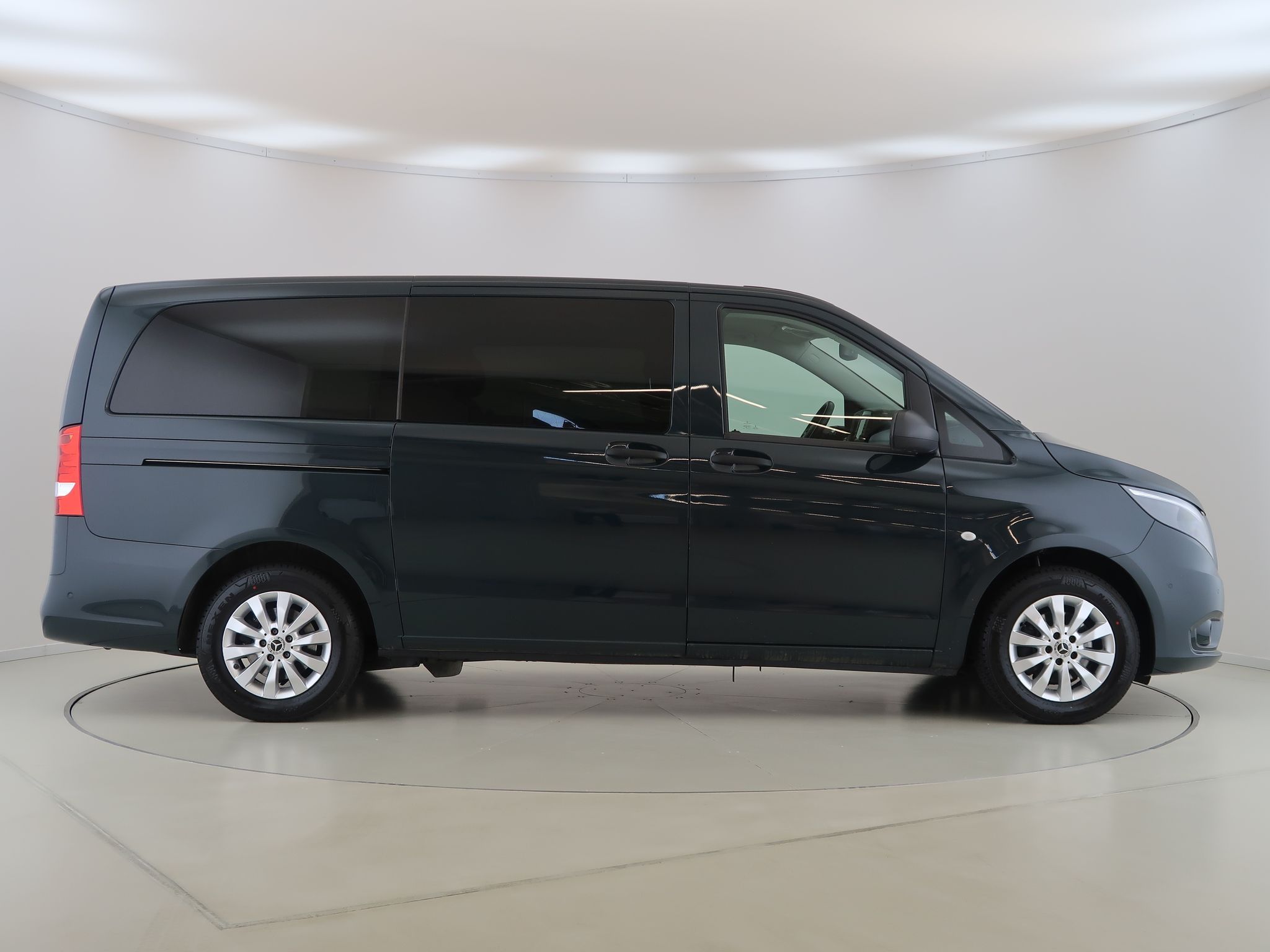 Mercedes-Benz Vito, 2.0CDI,1Maj,FamilyTourerLong - fotka 4
