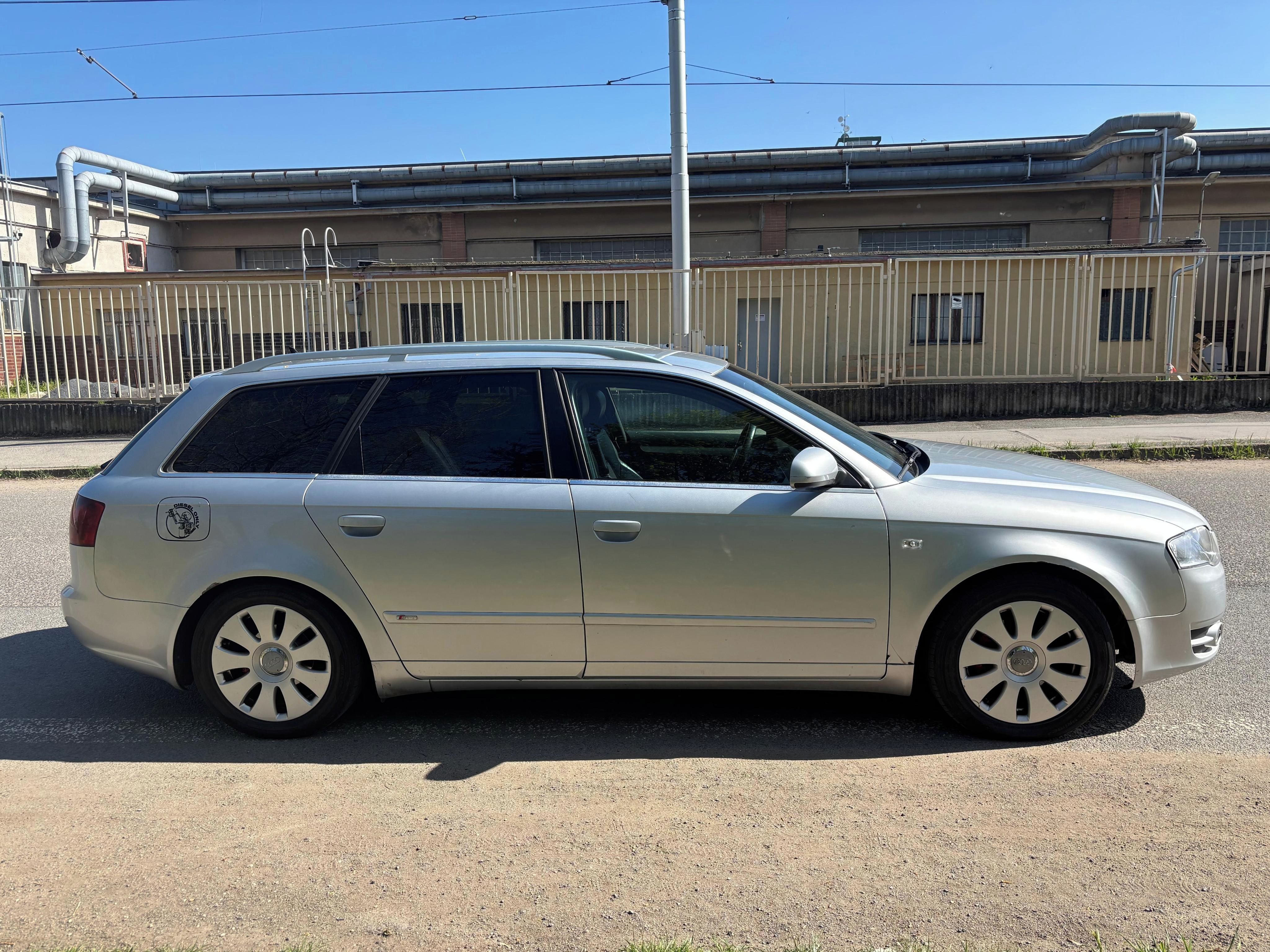 Audi A4 Avant, S-line 2.0 TDI 103 kW, nafta - fotka 4