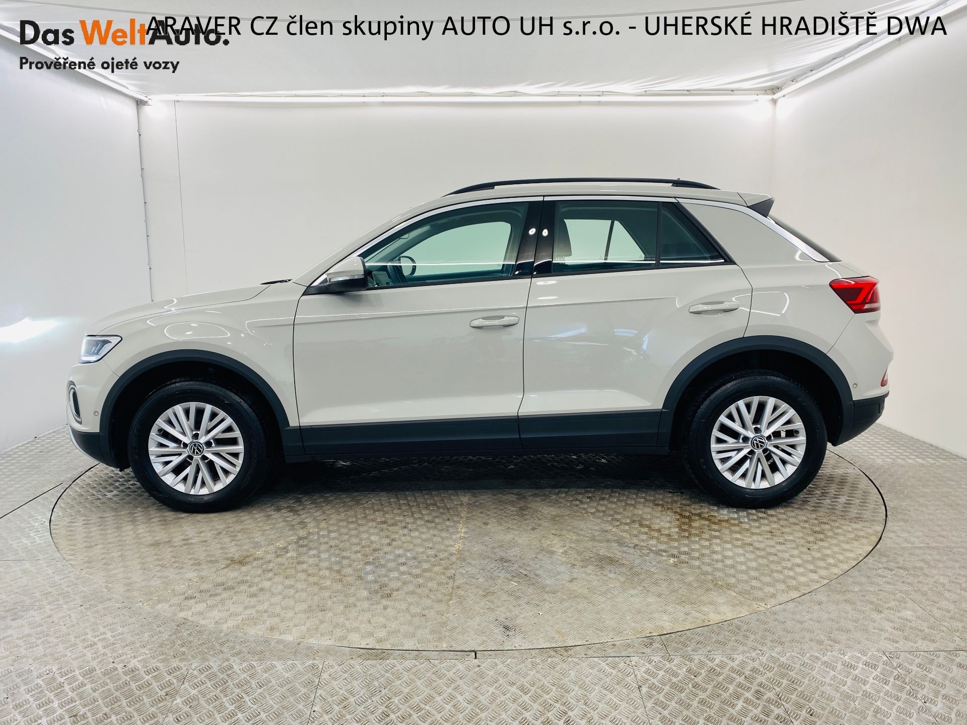 Volkswagen T-Roc, 1.0 TSI 81kW Life - fotka 3