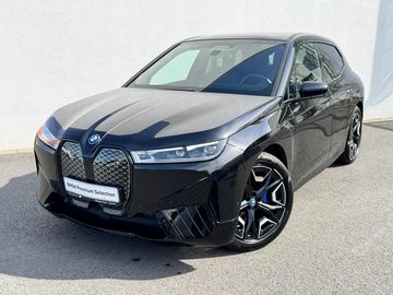 iX50 xDrive Tažné Panorama
