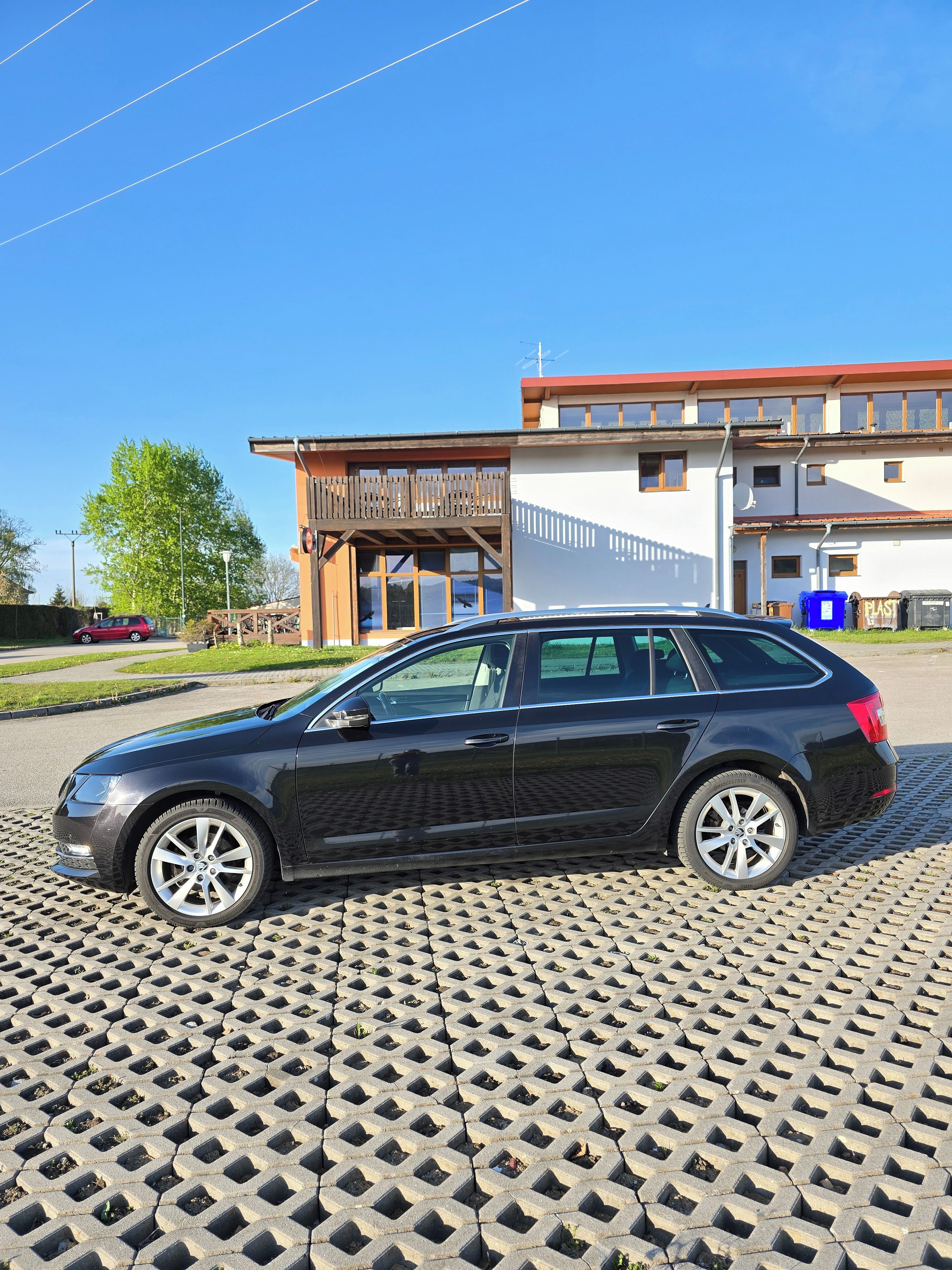 Škoda Octavia, 1.4 TSI Combi Style - fotka 4