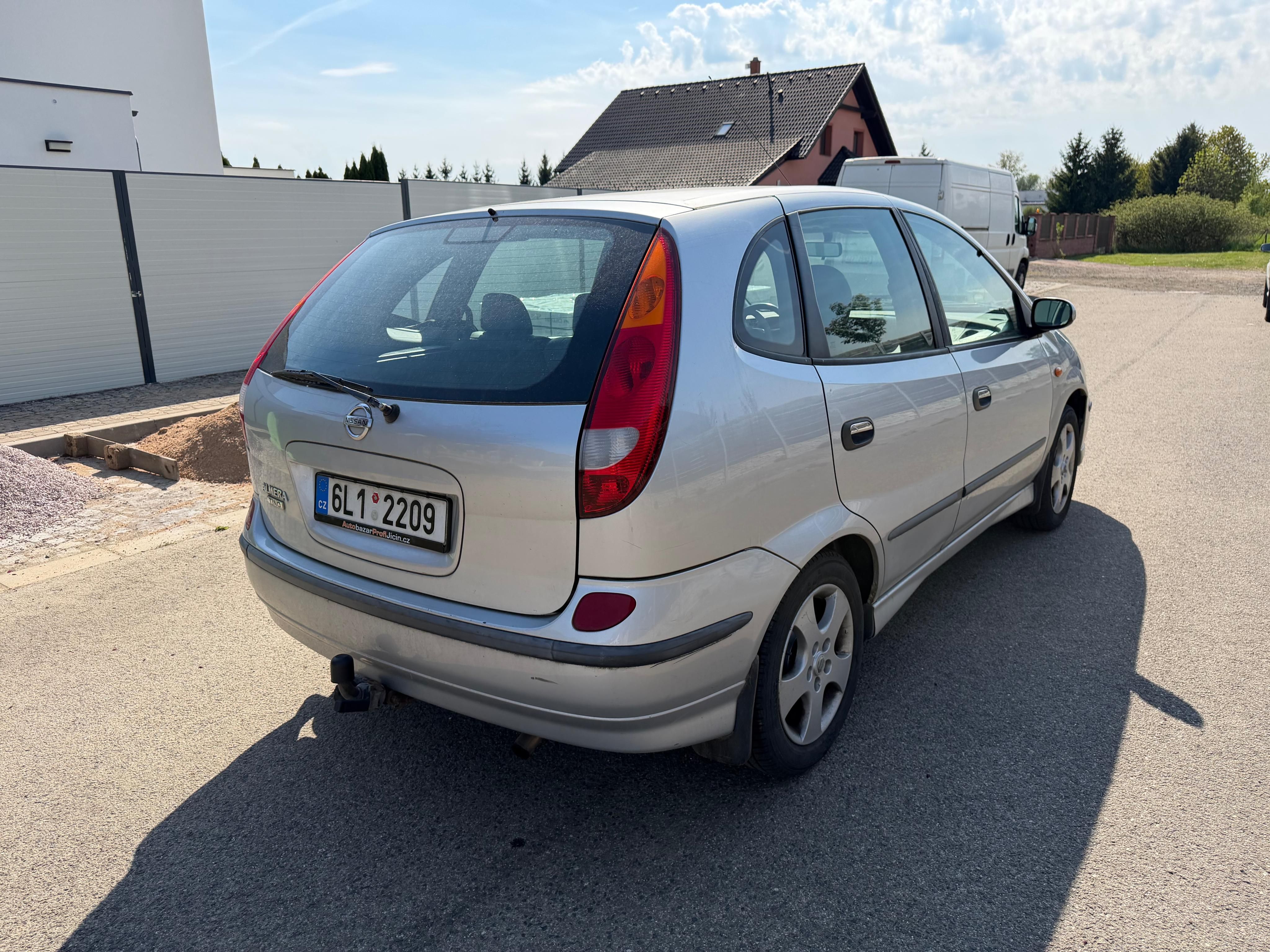 Nissan Almera Tino, 1,8i automat ,tažné ,serviska - fotka 4
