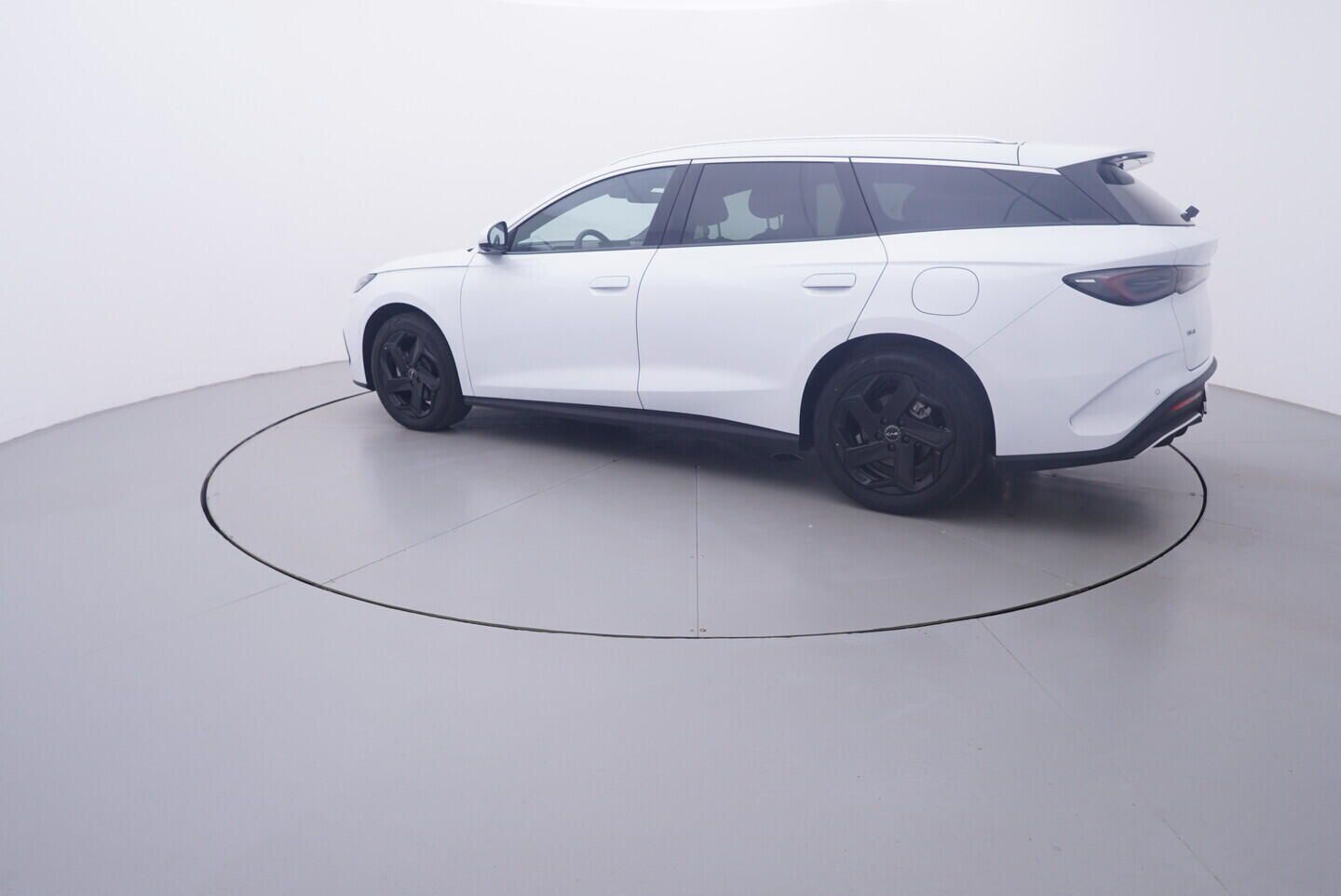BYD Seal 6, Touring Comfort Lite  15 kW - fotka 3