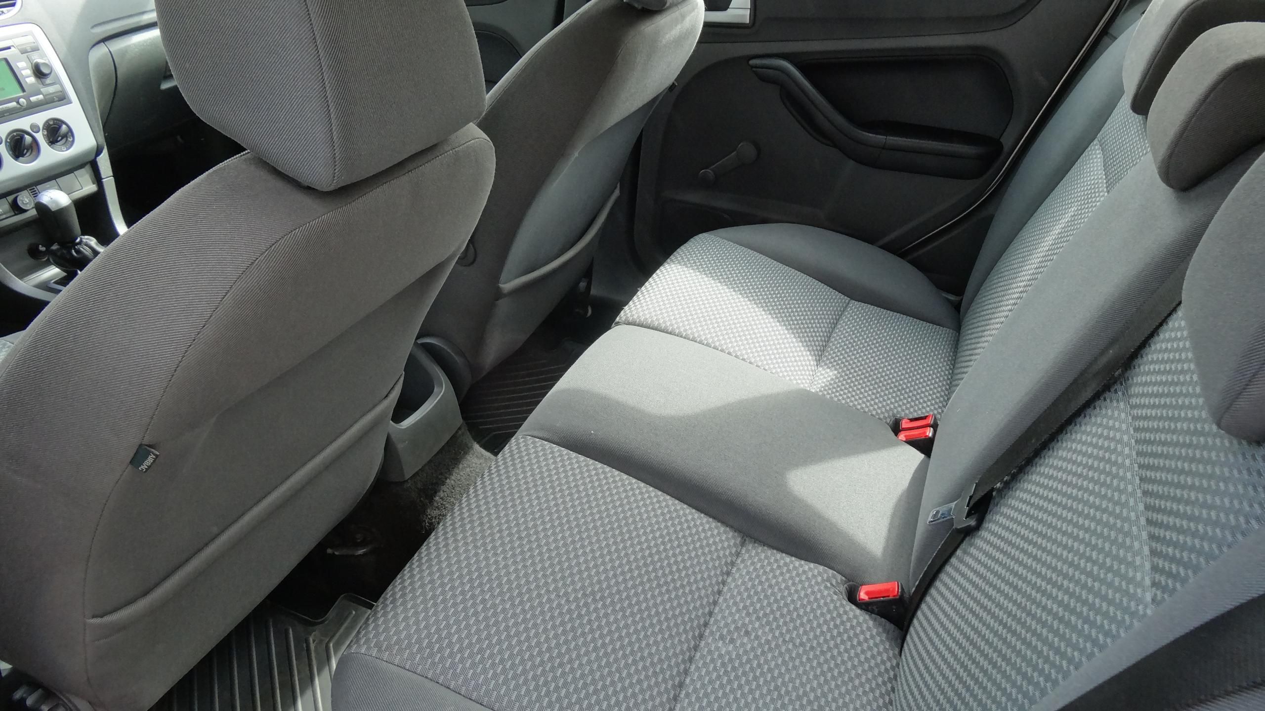 Ford Focus, Kombi 1.6i 74kW LPG Taž.zař. - fotka 6