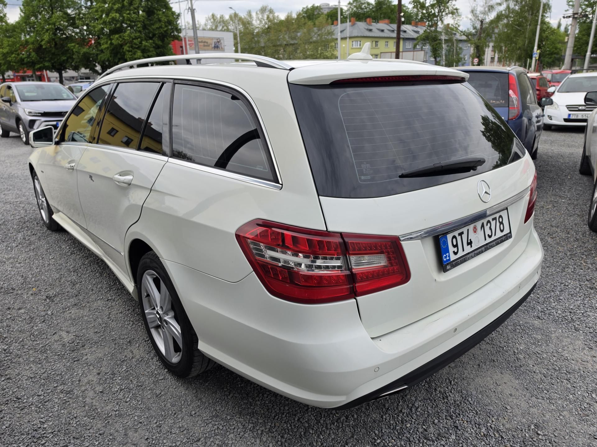 Mercedes-Benz Třídy E, 300CDI V6 Avantgarde TZ - fotka 3