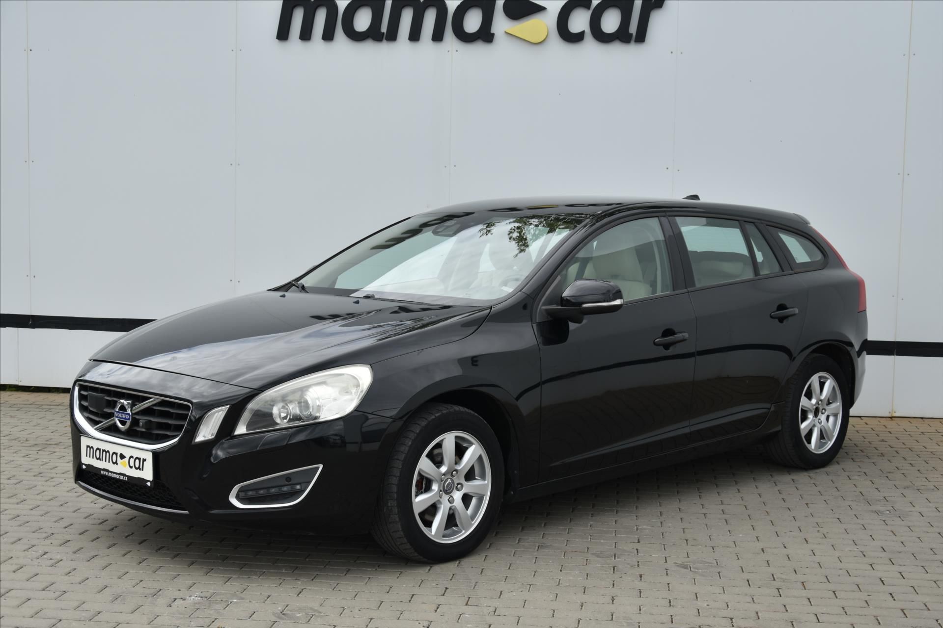 Volvo V60, D3 120kW SERVISNÍ KNIHA TAŽNÉ - fotka 3