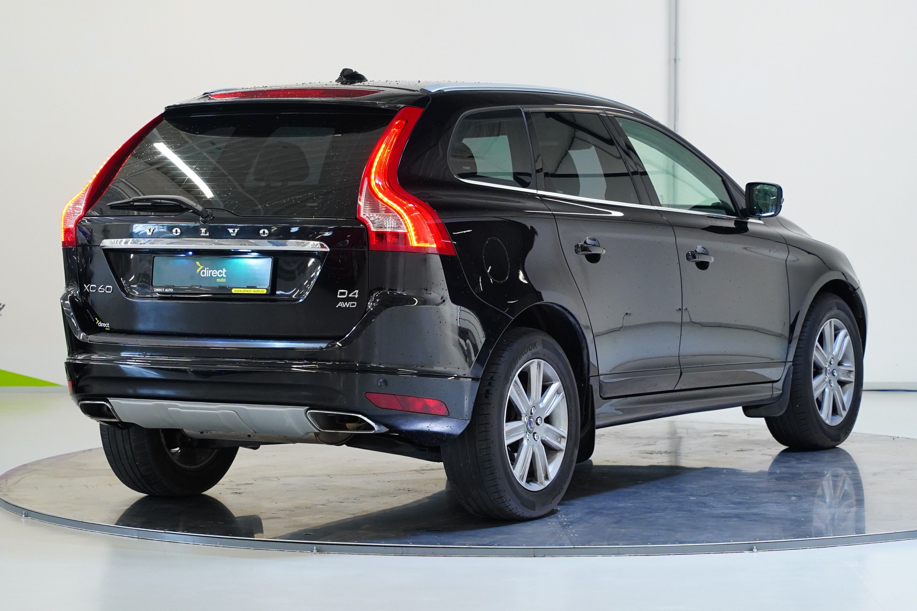 Volvo XC60, D4 140 kW 4x4 Luxury edition - fotka 2