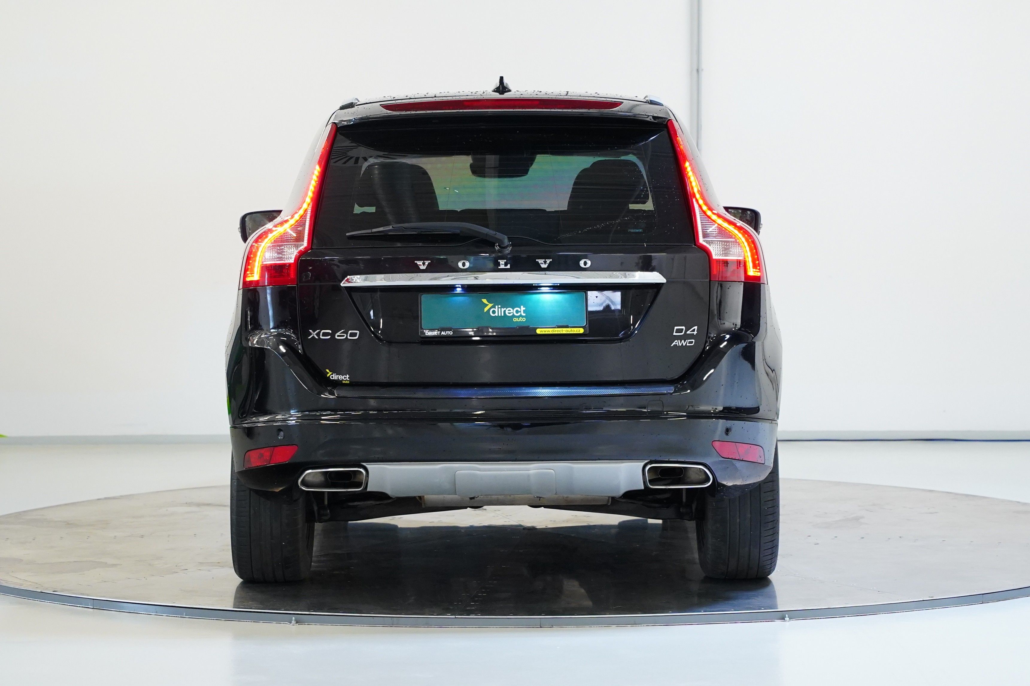 Volvo XC60, D4 140 kW 4x4 Luxury edition - fotka 6
