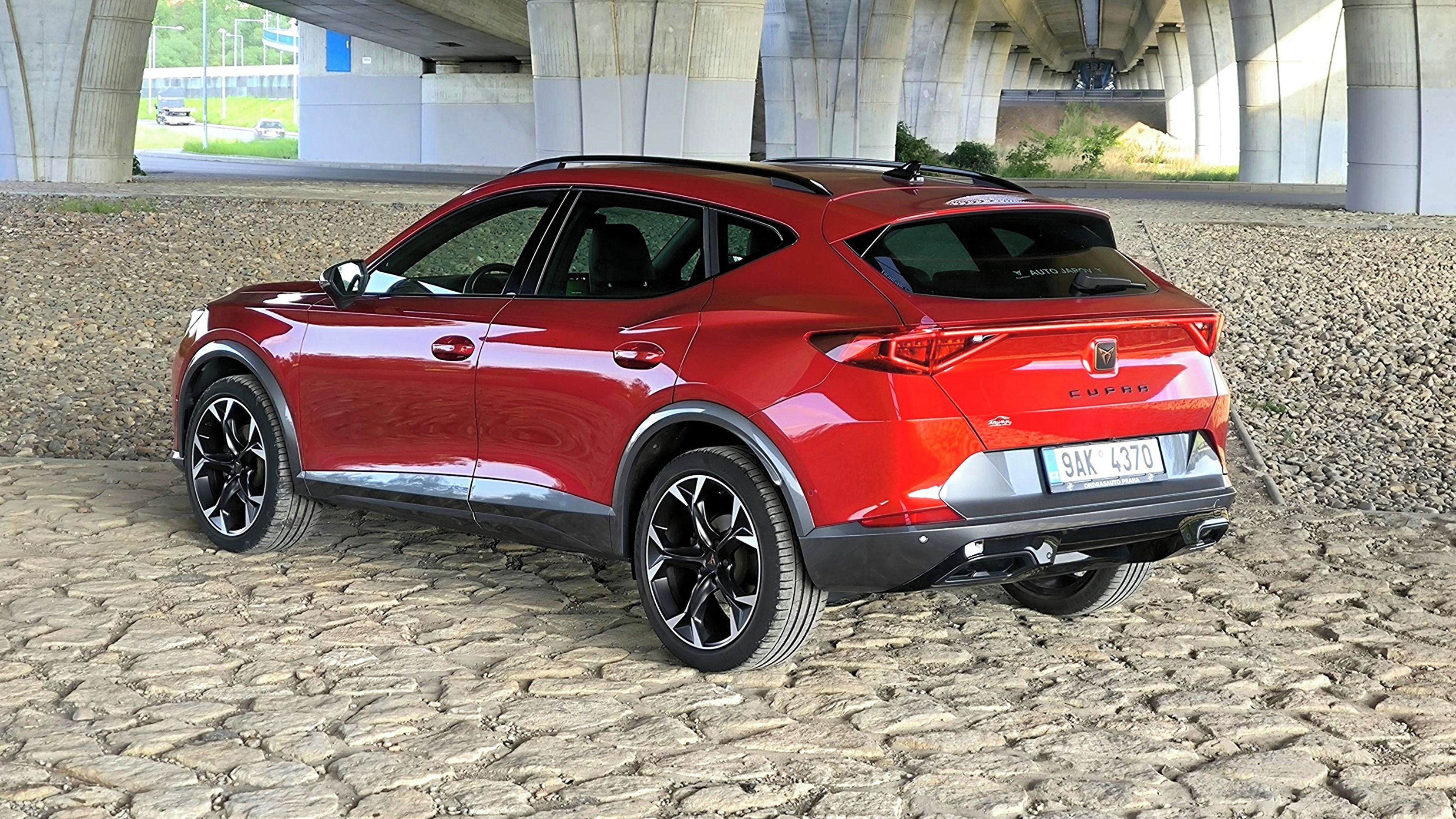 Cupra Formentor, 1.5 TSI 110kw DSG Odpočet DPH - fotka 4