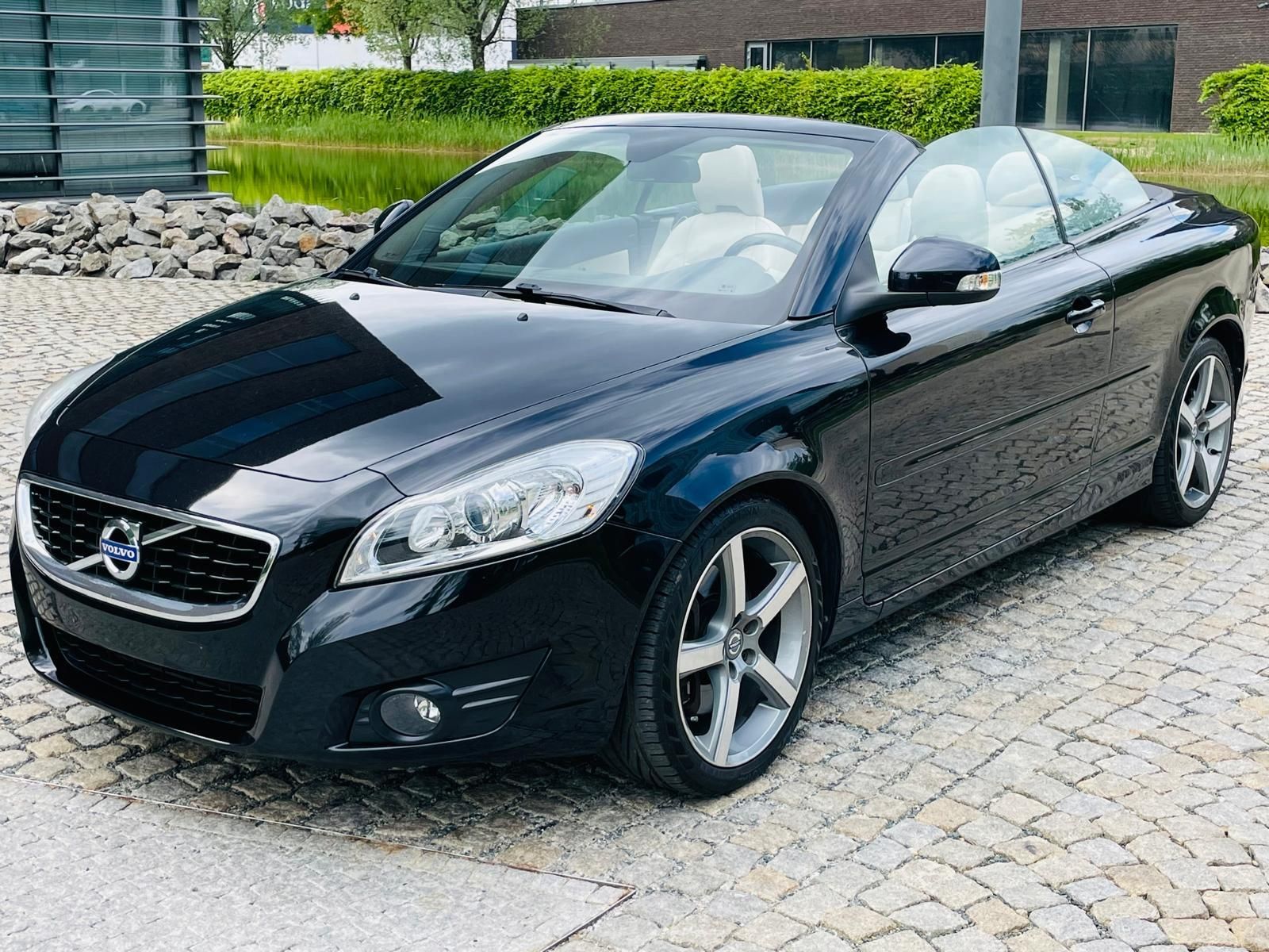Volvo C70, 2.0 D3 5VÁLEC VÝHŘEV SERVISKA - fotka 4