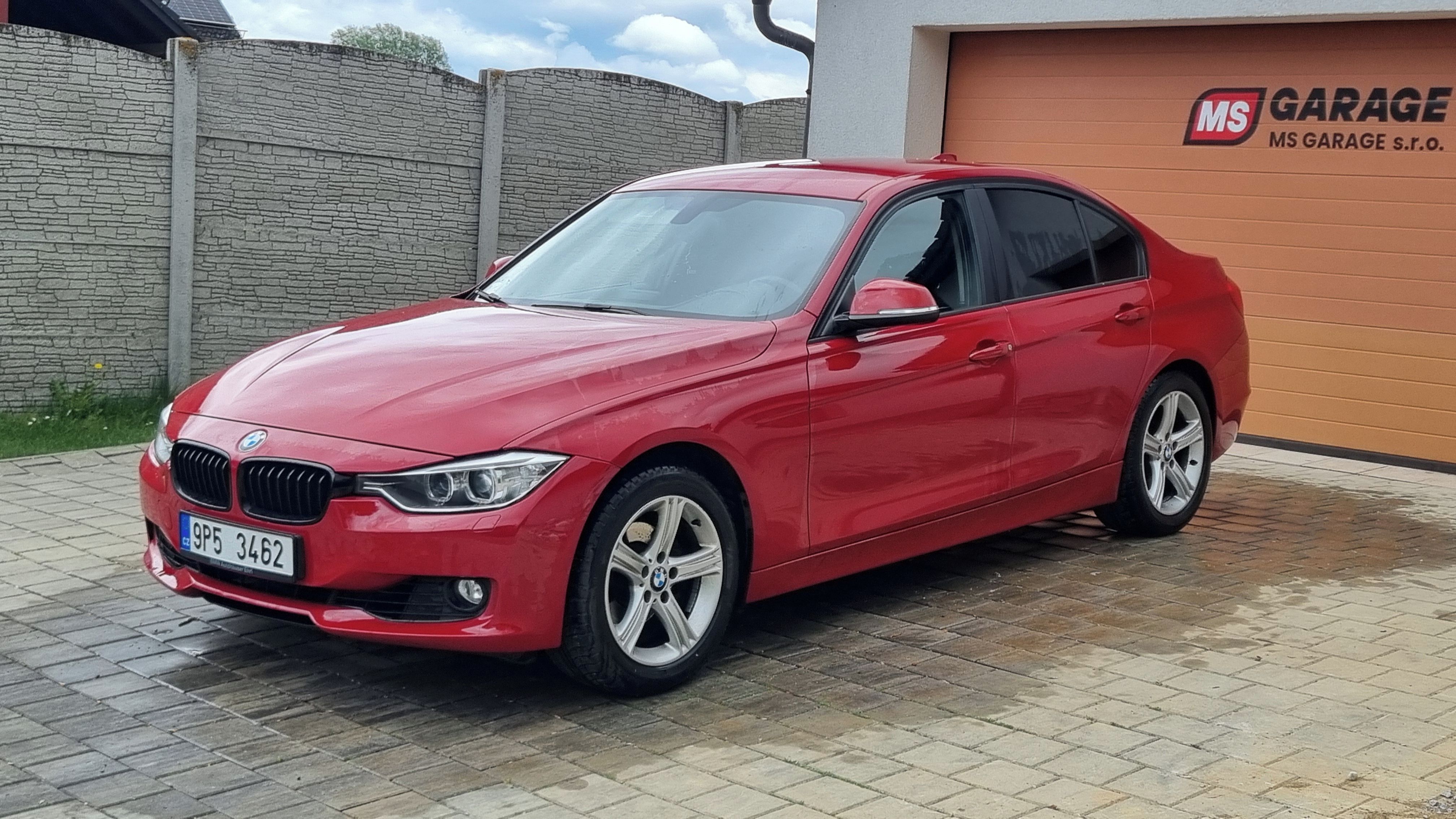 BMW Řada 3, 320 i