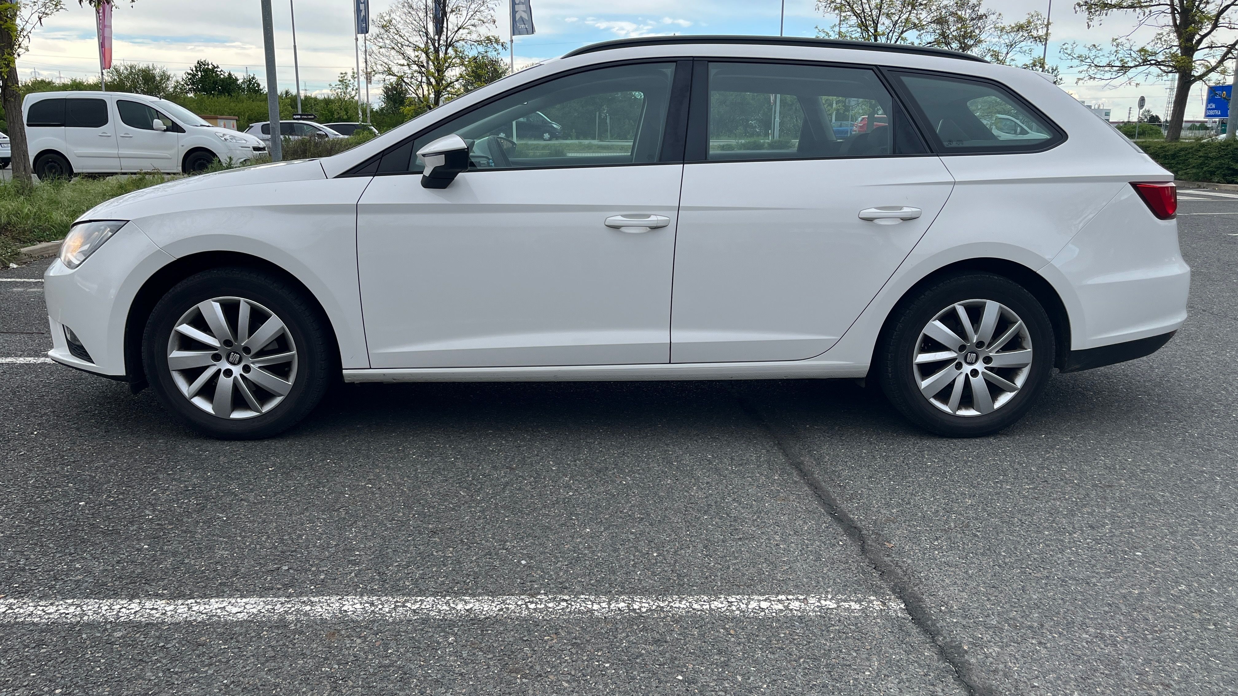 Seat Leon, Seat Leon ST 1.2 TSI 81kW - fotka 3