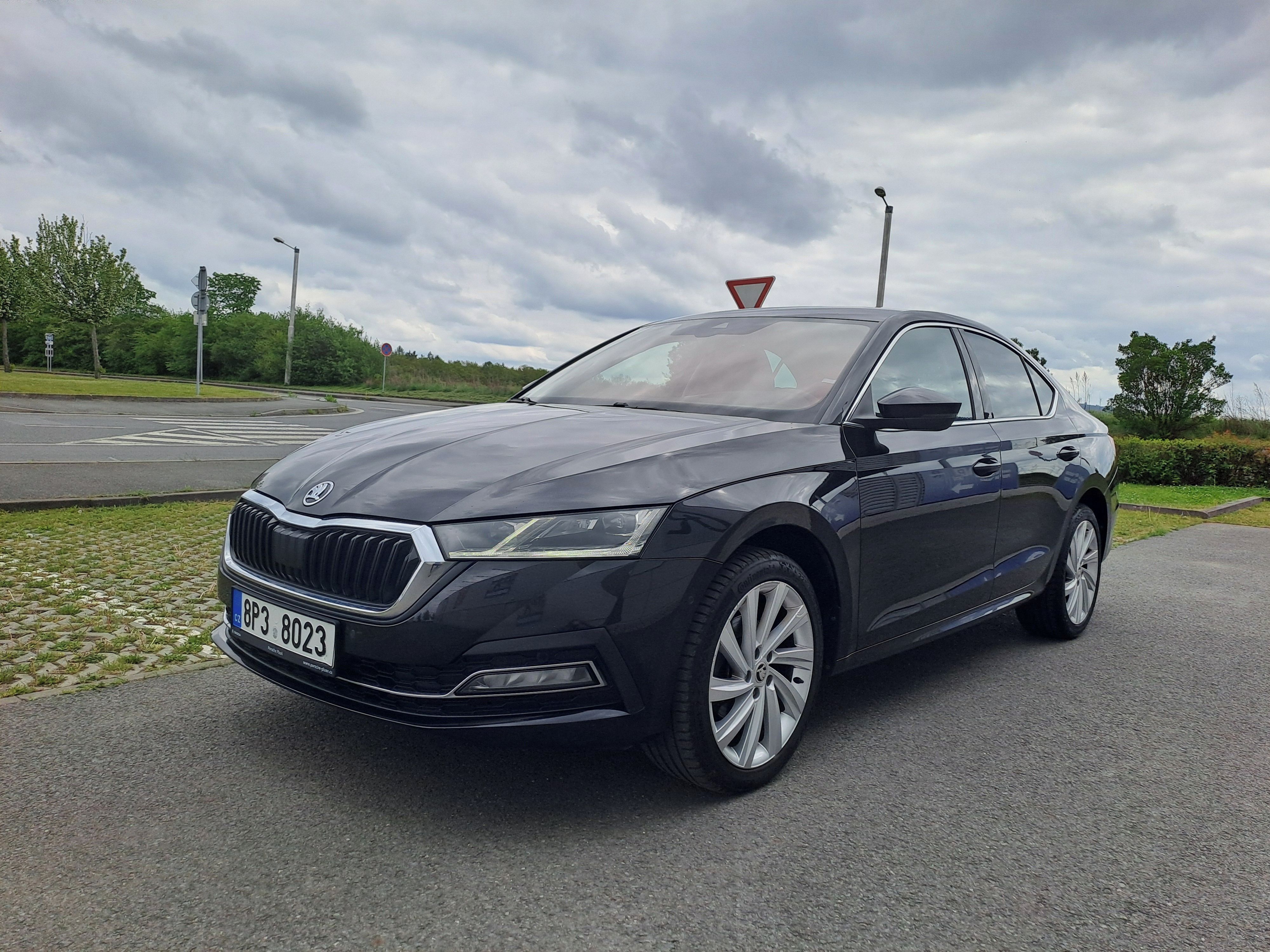 Škoda Octavia, 2.0TDI 1.MAJ ELEGANCE! KRÁSNÁ! - fotka 3