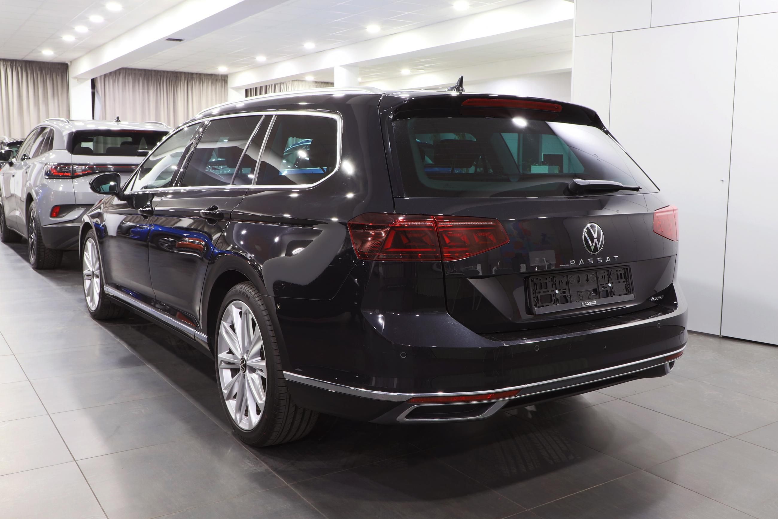 Volkswagen Passat Variant, 2.0 TDI 147kW 4x4 DSG Elegance - fotka 4