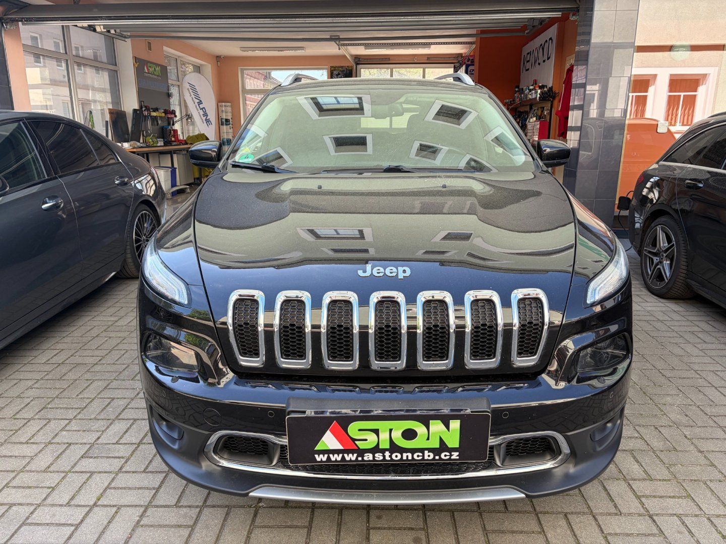 Jeep Cherokee, 2,2 M-Jet,AT,4x4,servis,2xkola - fotka 2
