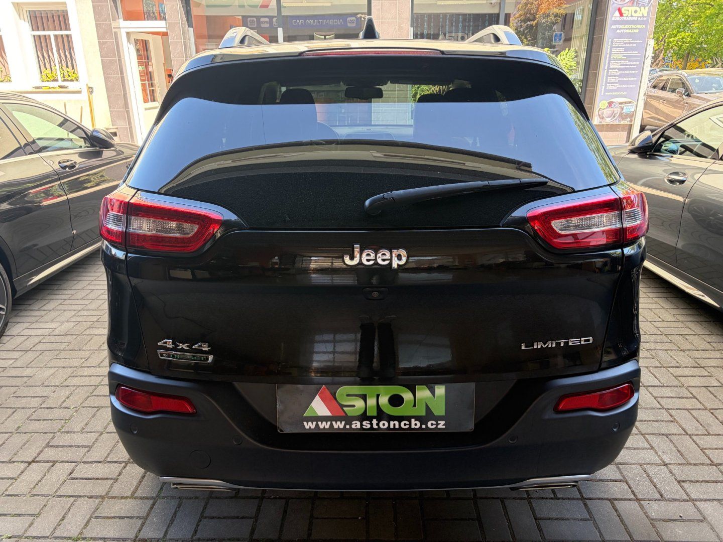 Jeep Cherokee, 2,2 M-Jet,AT,4x4,servis,2xkola - fotka 5