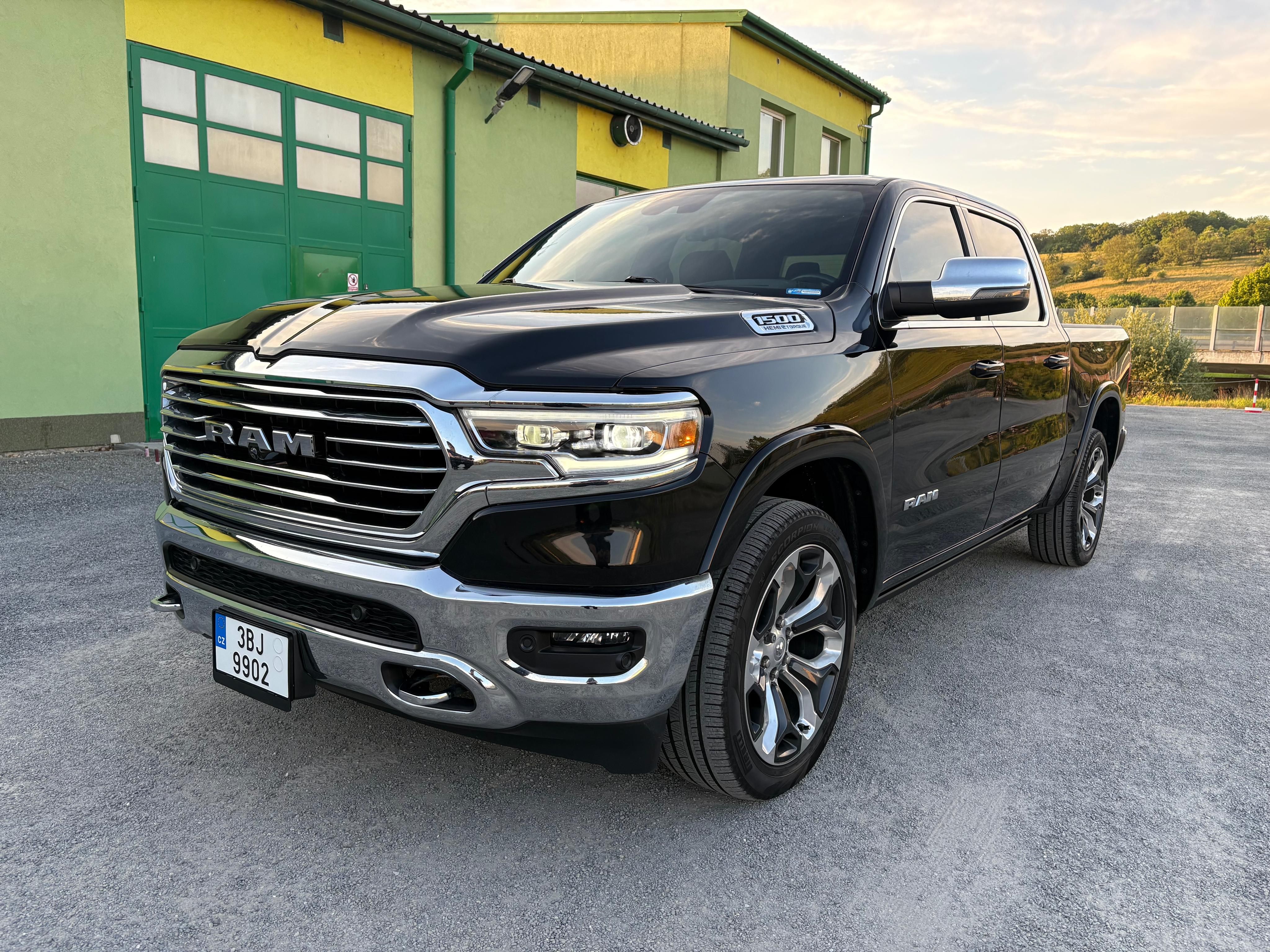 RAM 1500, RAM 1500 5.7 Longhorn - fotka 2