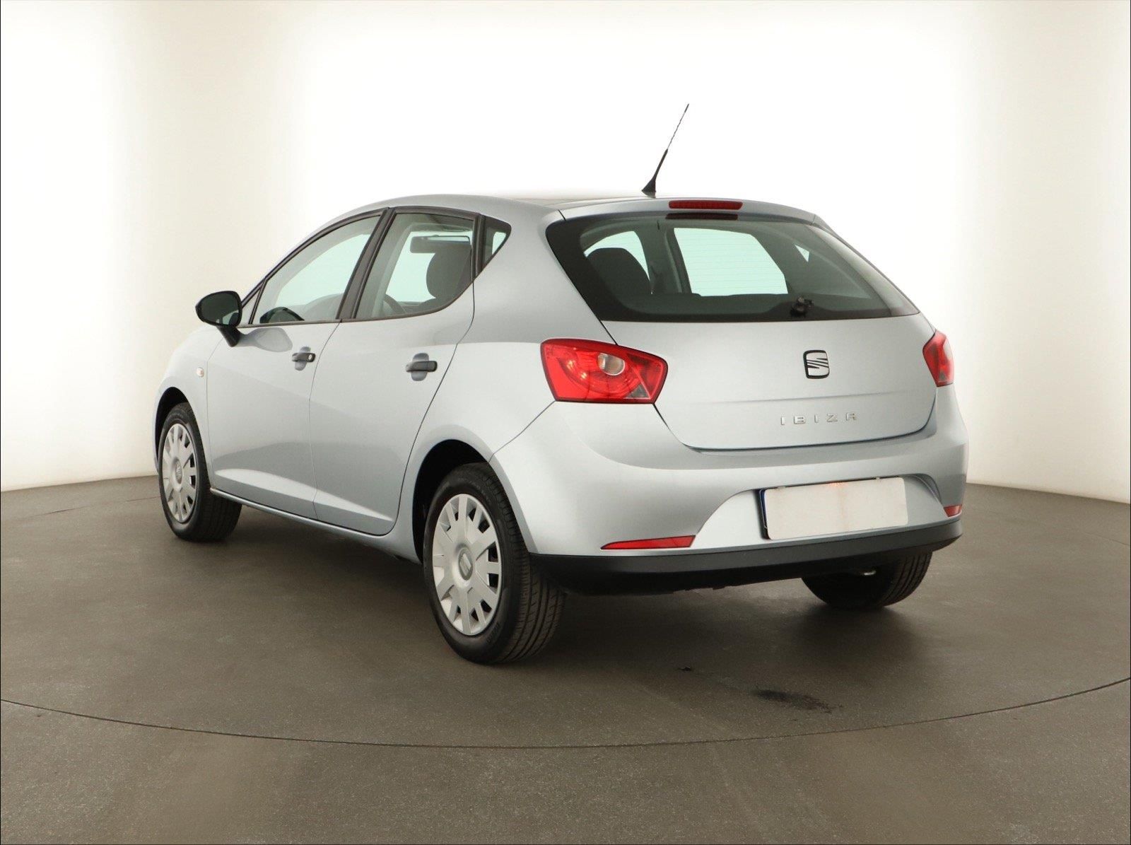 Seat Ibiza, 1.4 16V, Klima, El. okna - fotka 4