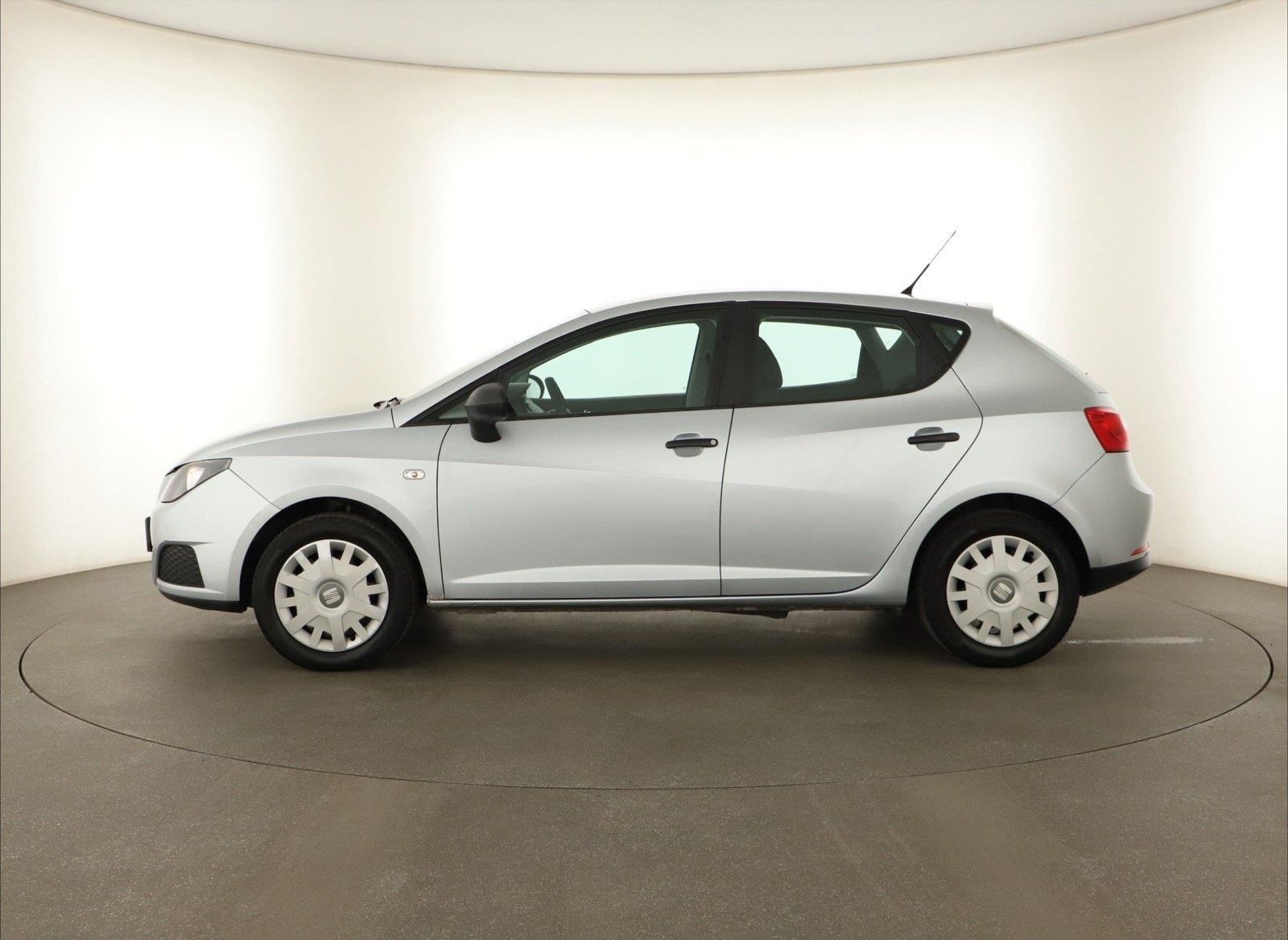 Seat Ibiza, 1.4 16V, Klima, El. okna - fotka 3