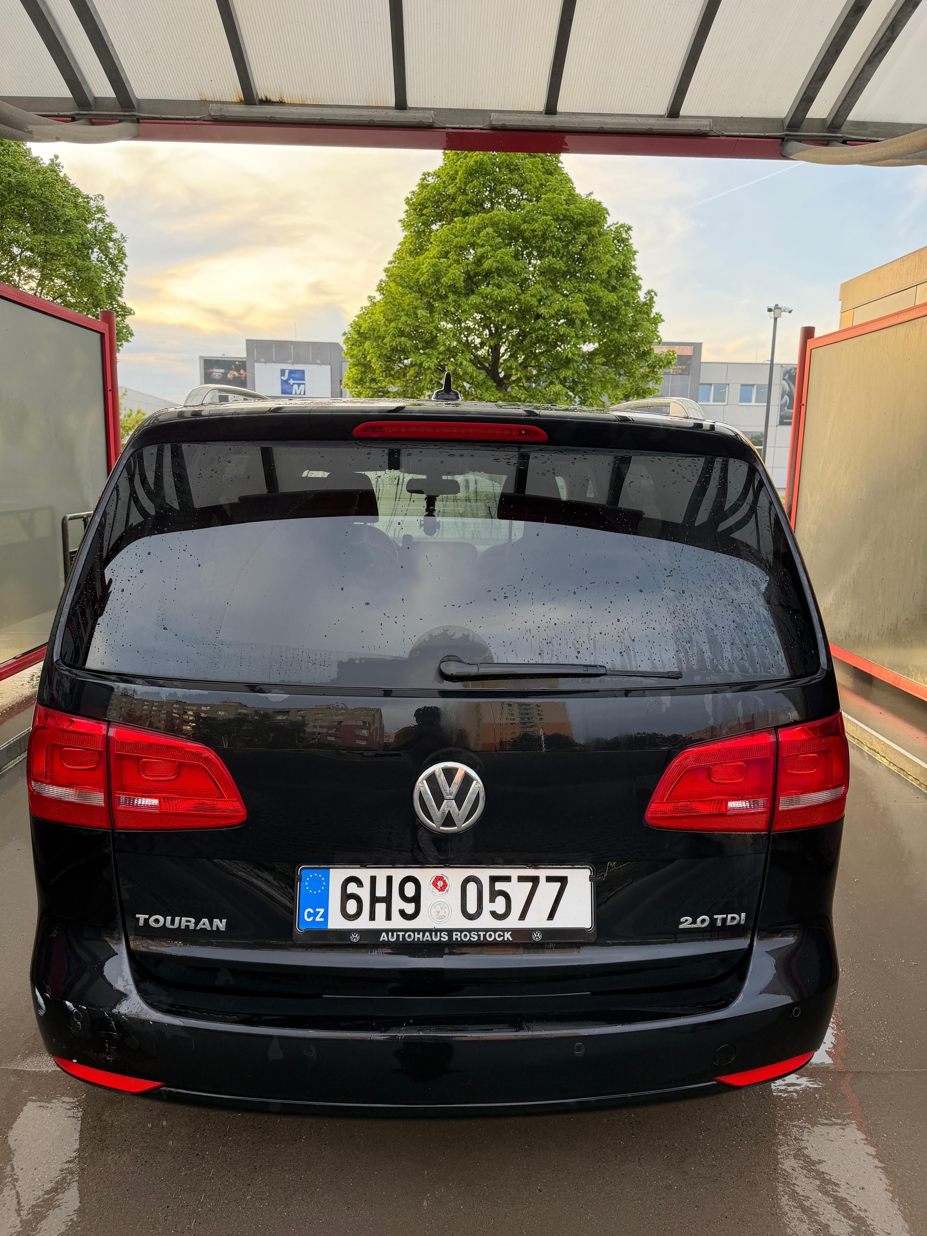 Volkswagen Touran, Spolehlivé rodinné auto s poct - fotka 2