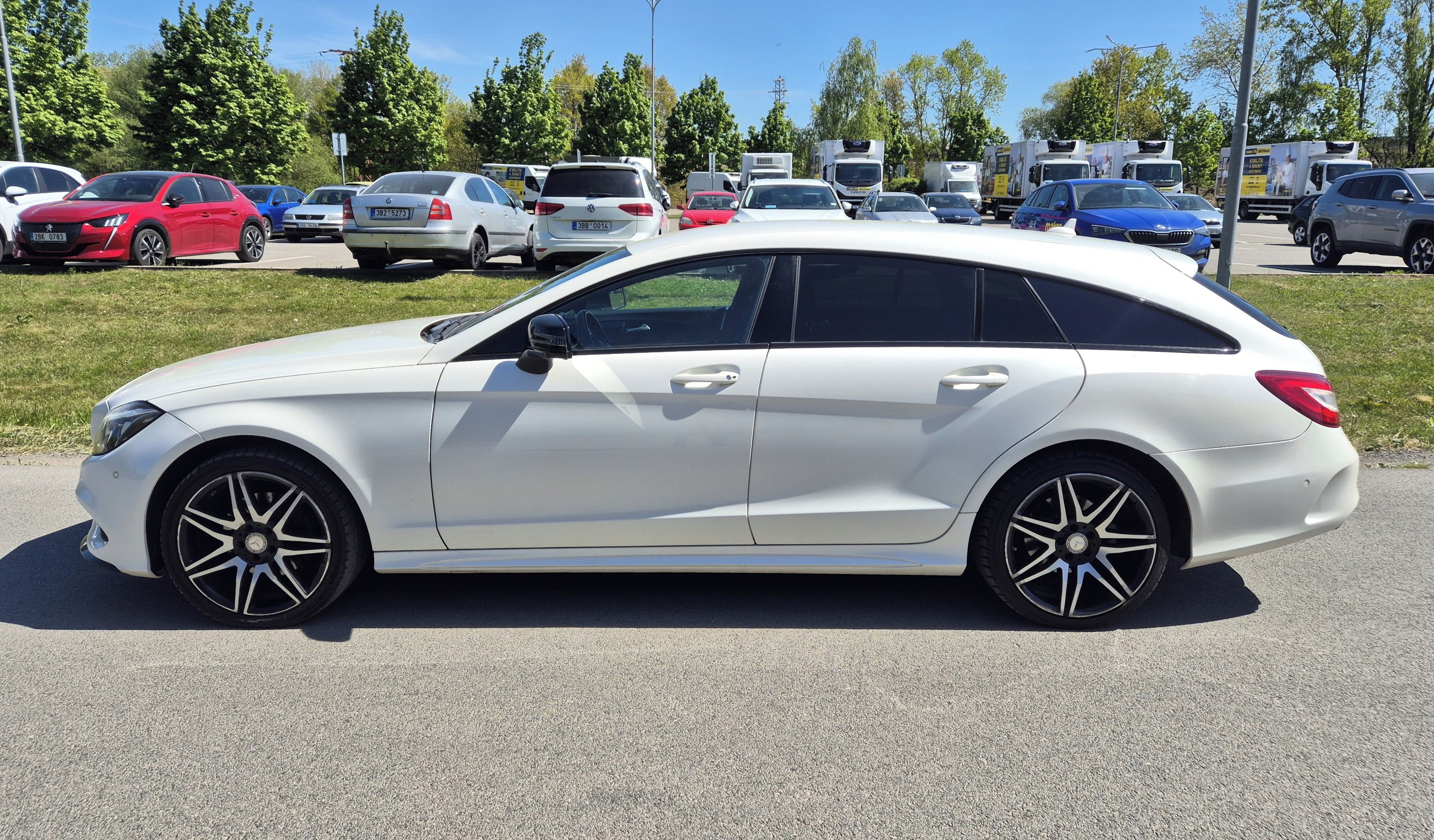 Mercedes-Benz CLS, 1 MAJITEL AMG FULL LED 4 MATIC - fotka 6