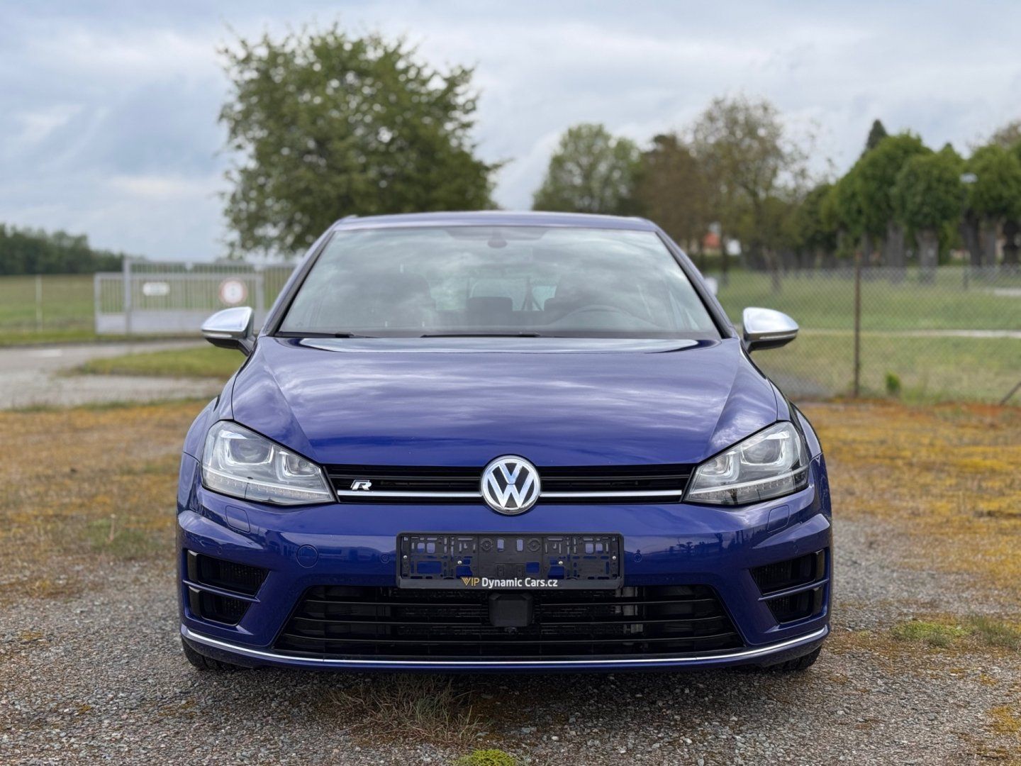 Volkswagen Golf, 2.0 TSI R DSG 221 kw 4motion - fotka 2
