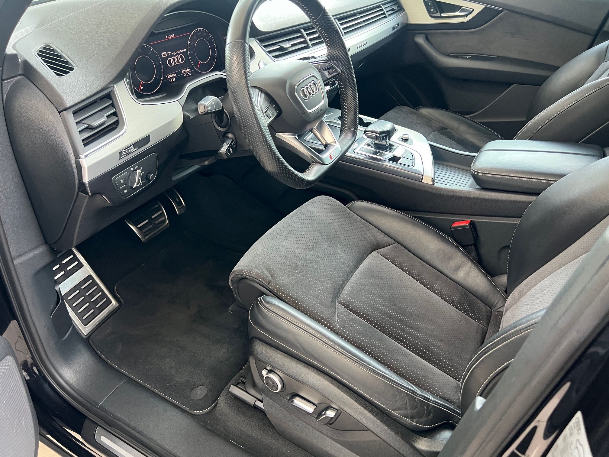 Audi Q7, S-line  50TDI 210kW - fotka 5