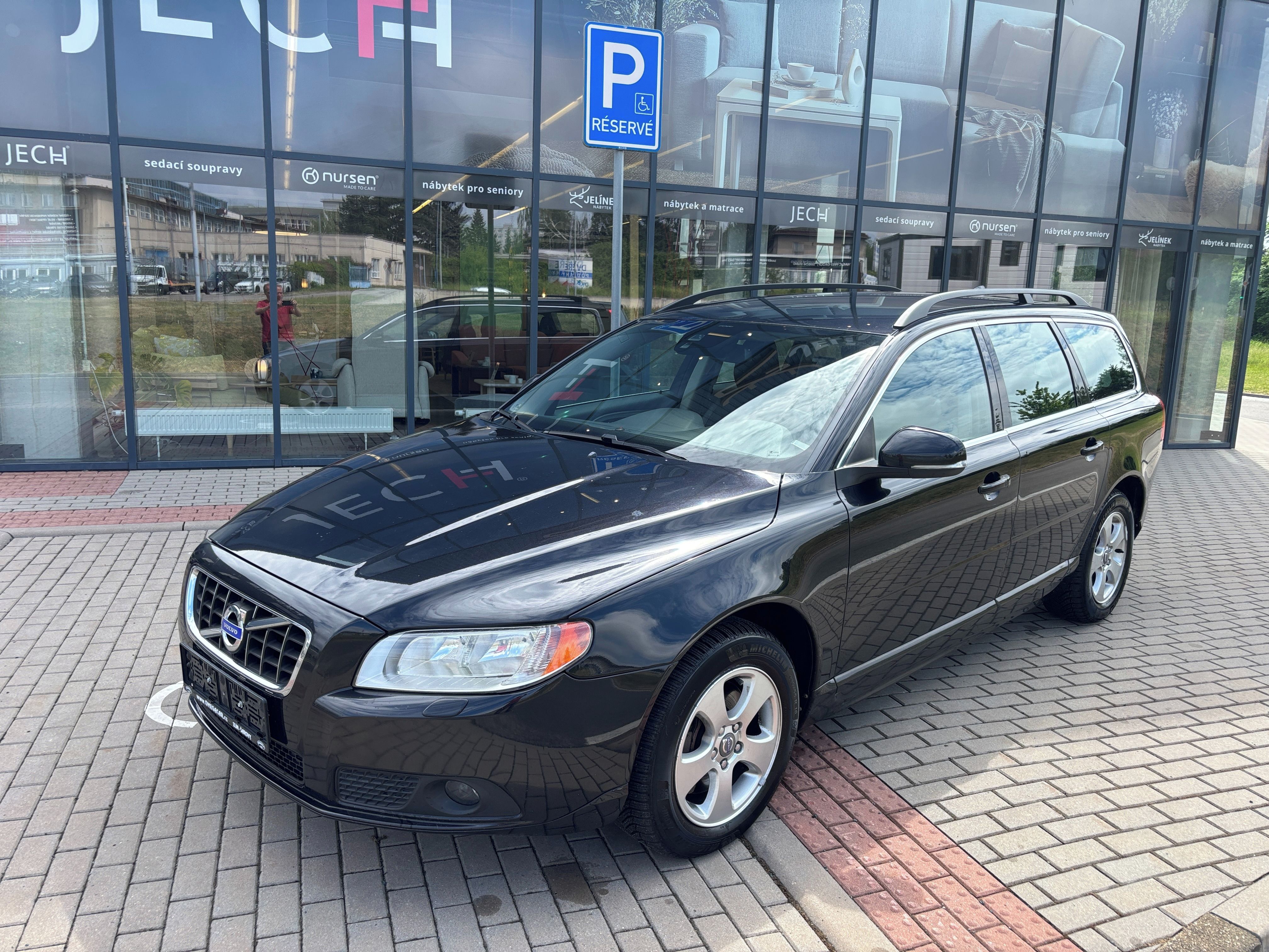 Volvo V70, 2.4 D5 158KW 4x4 Automat - fotka 2