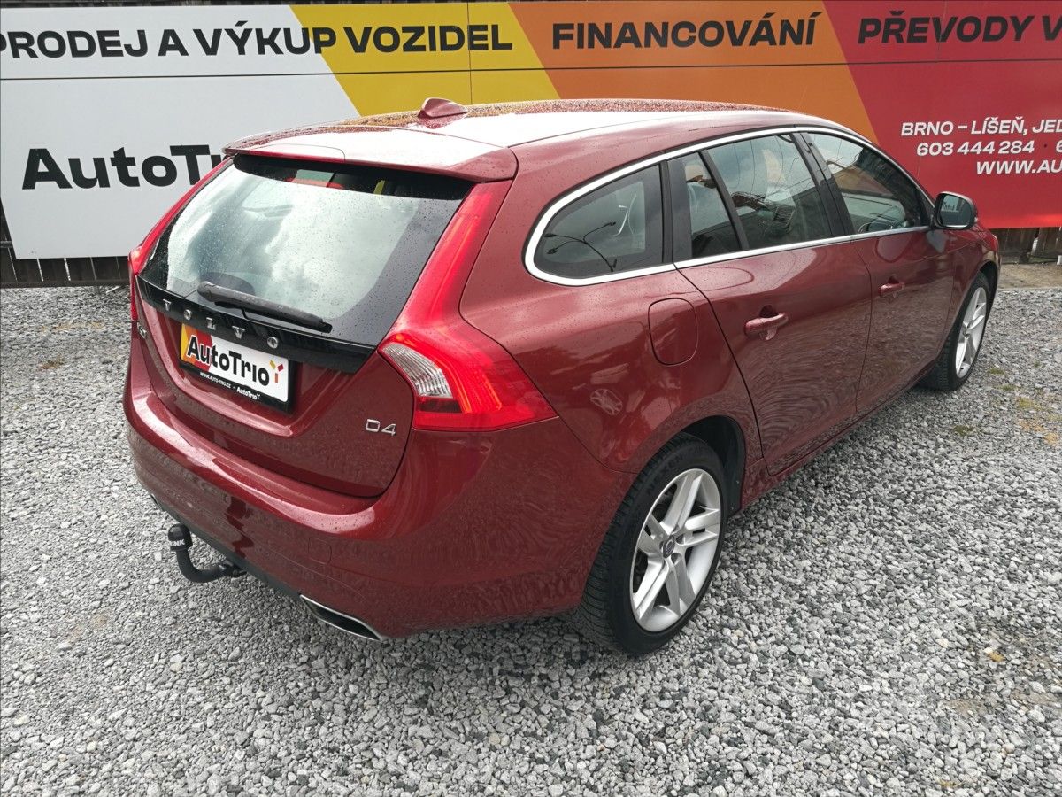 Volvo V60, 2,0 D 135kw - fotka 3