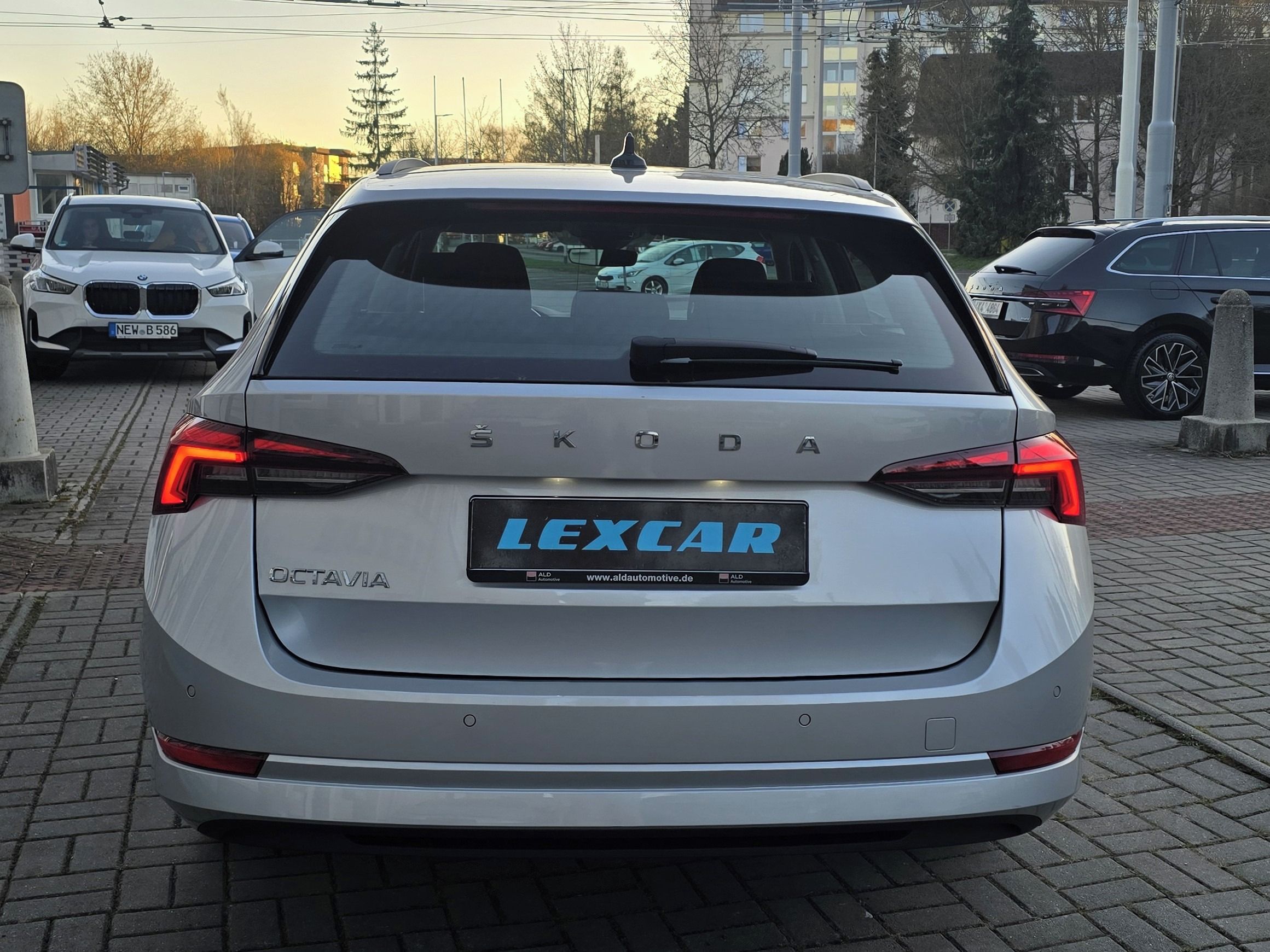 Škoda Octavia, 2.0TDI Ambition Plus,1maj.,DPH - fotka 6