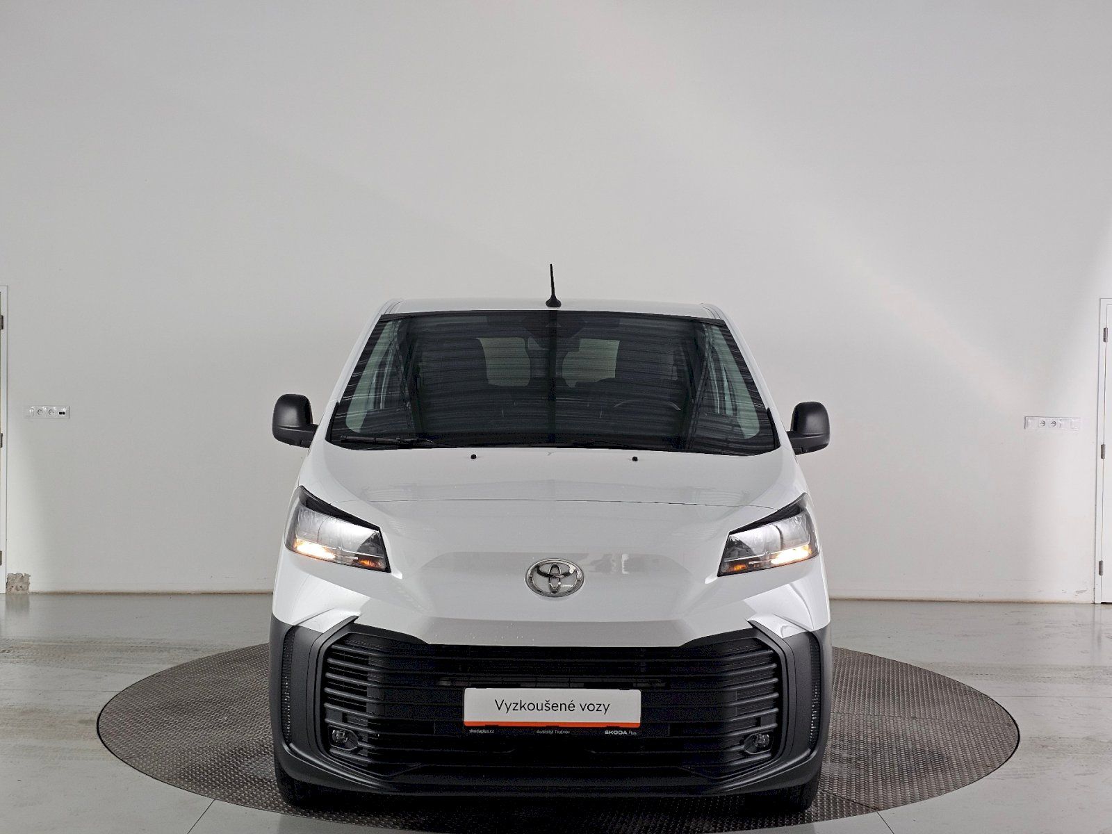 Toyota Proace Verso, 2.0D 140k L2 Combi 8 míst - fotka 4