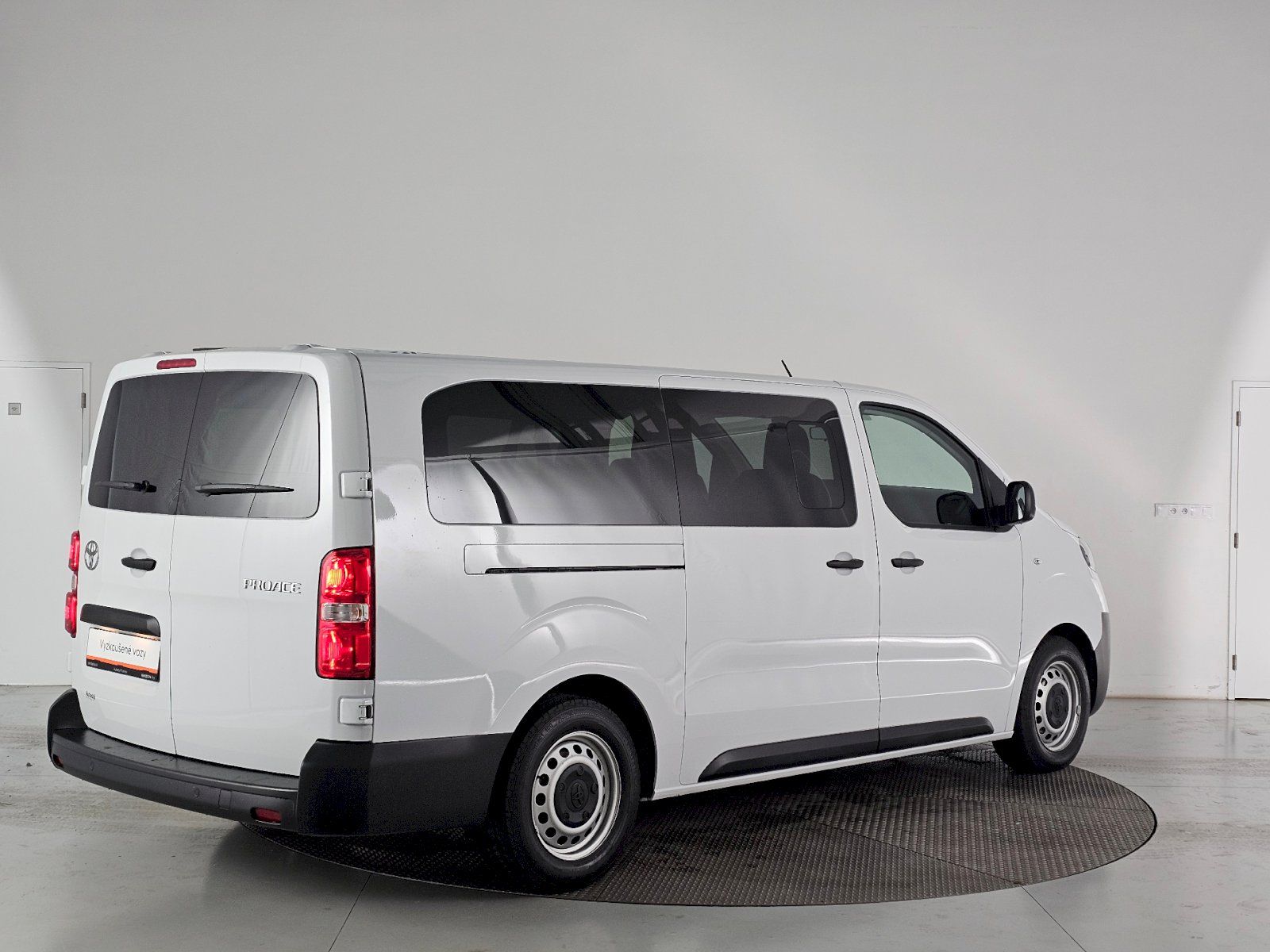 Toyota Proace Verso, 2.0D 140k L2 Combi 8 míst - fotka 2