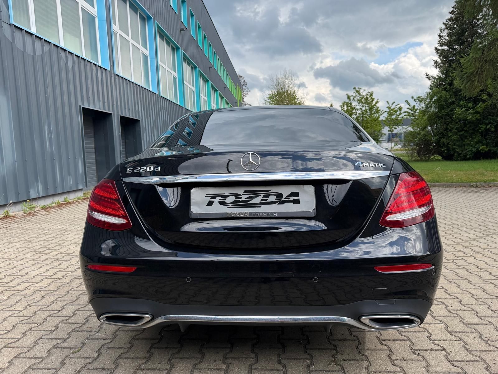 Mercedes-Benz Třídy E, E220 AMG 4- matic / dědictví / - fotka 4