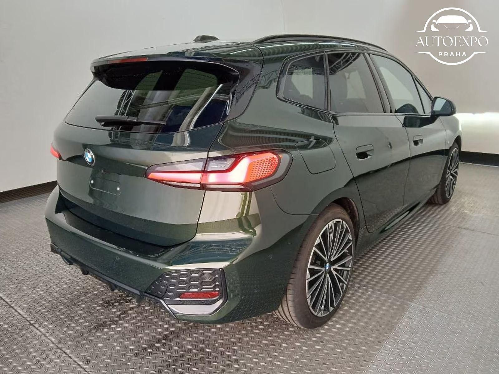 BMW Řada 2, 218i Active Tourer M Sport - fotka 2