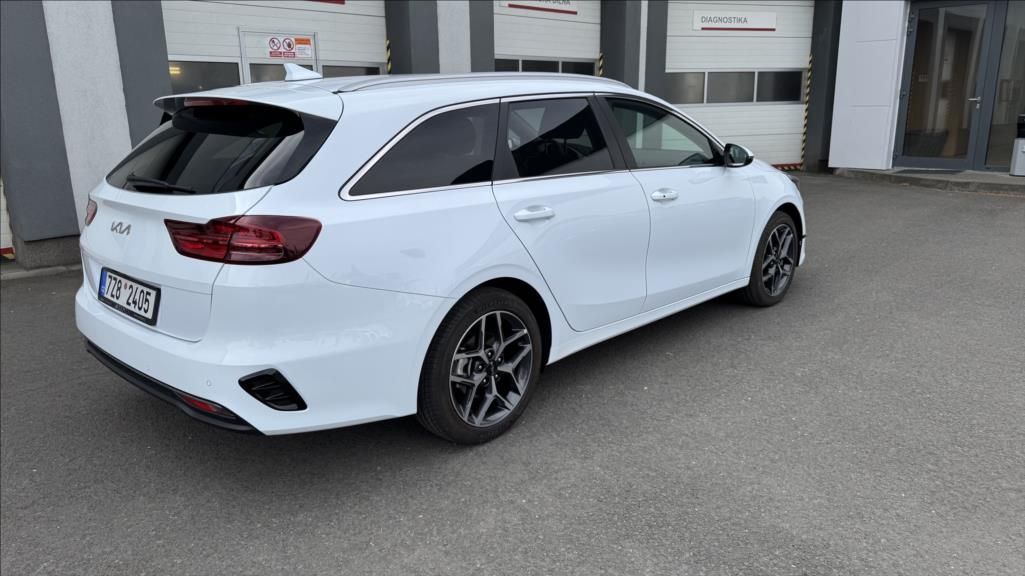 Kia Cee´d, 1,5 SW T-GDI TOP + BUT - fotka 4