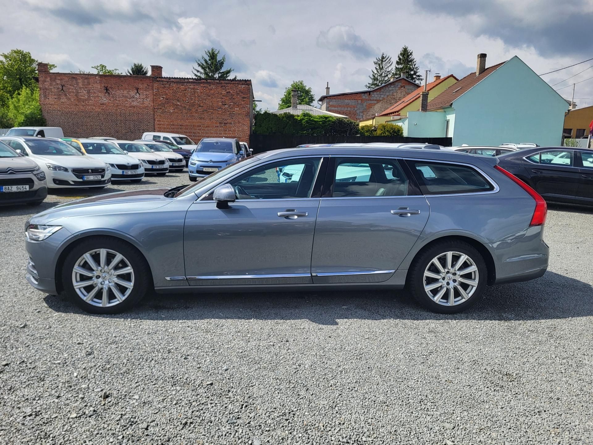 Volvo V90, D4 Drive-E INSCTRIPTION autom. - fotka 2
